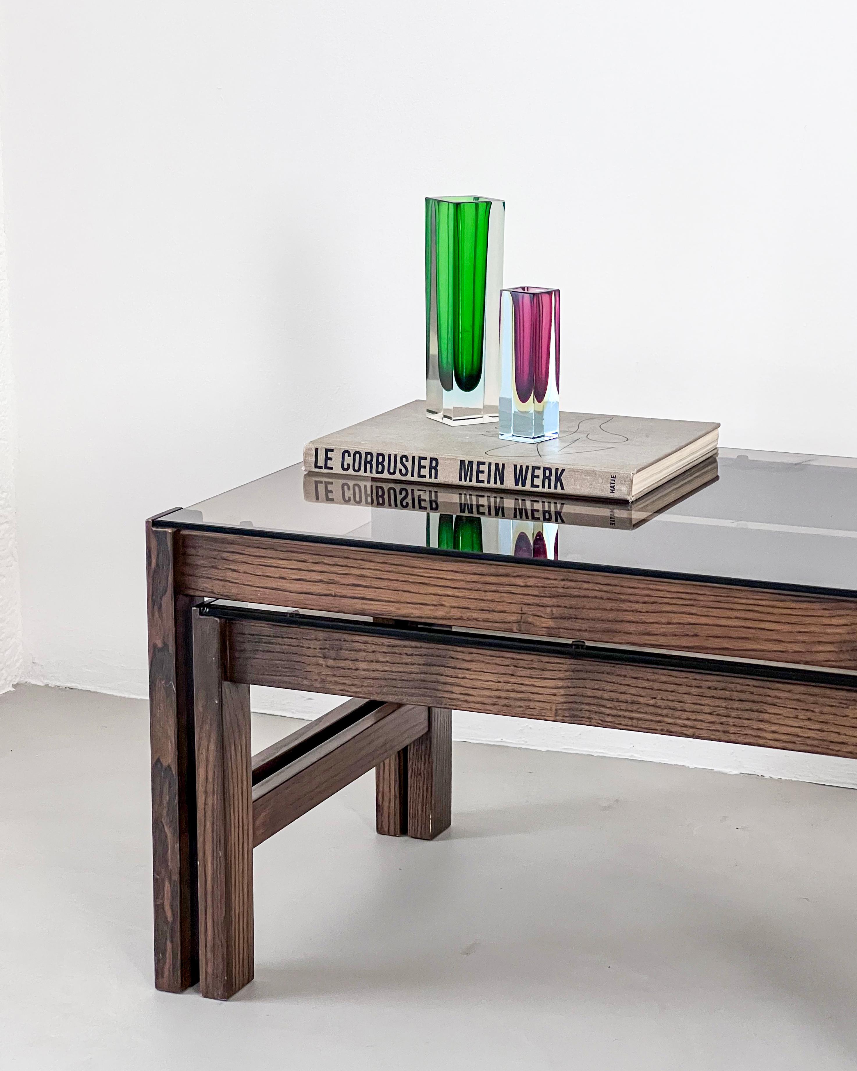 Mid-Century Modern Nesting Coffee Tables, Wood and Glass, Living Room Decorative For Sale 4