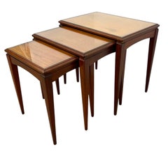 mid century Modern Nesting Table vith Removable Glass Tops, Set of Three