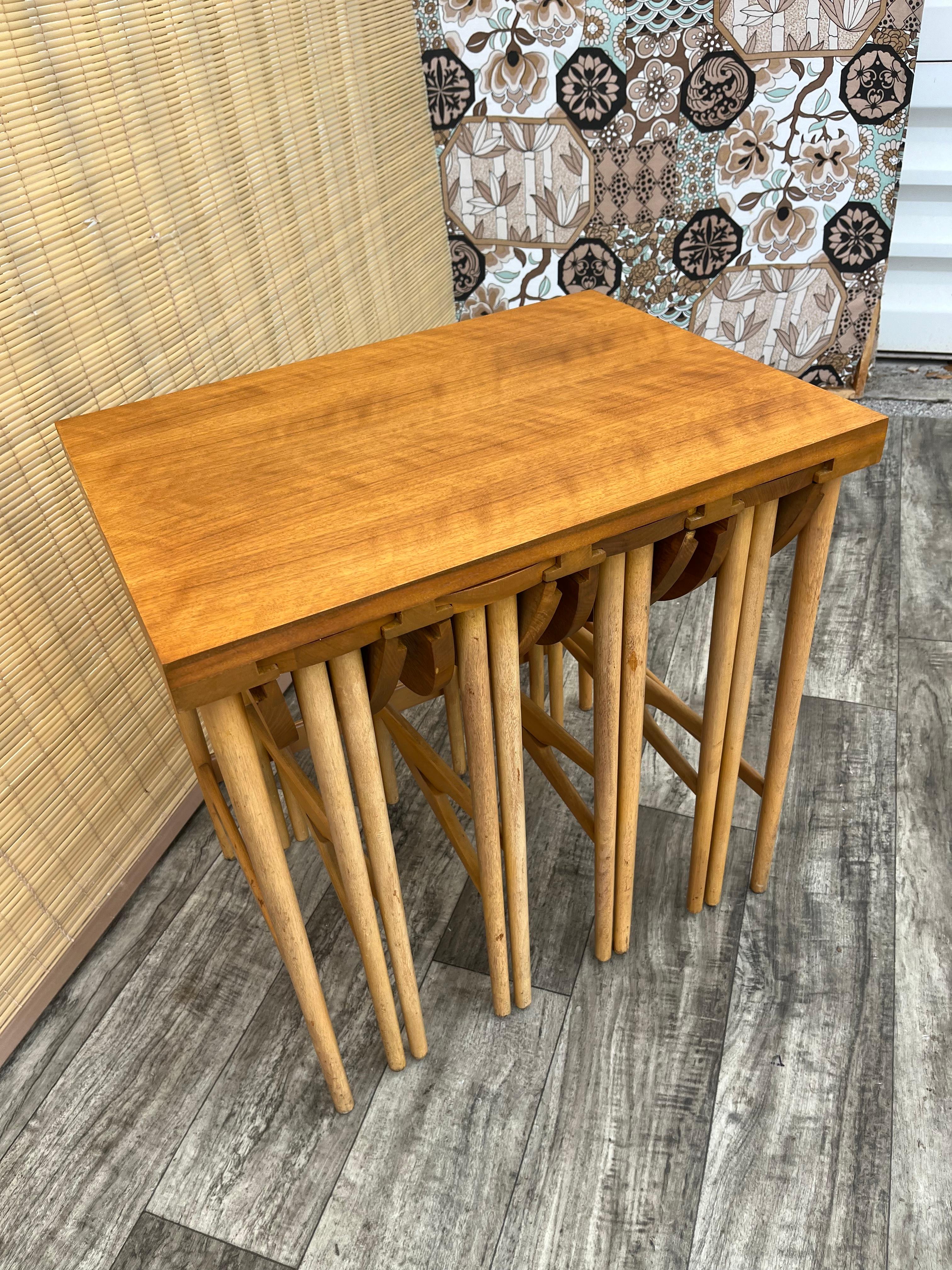 Mid Century Modern Nesting Tables by Bertha Schaefer for Singer and Sons. For Sale 4