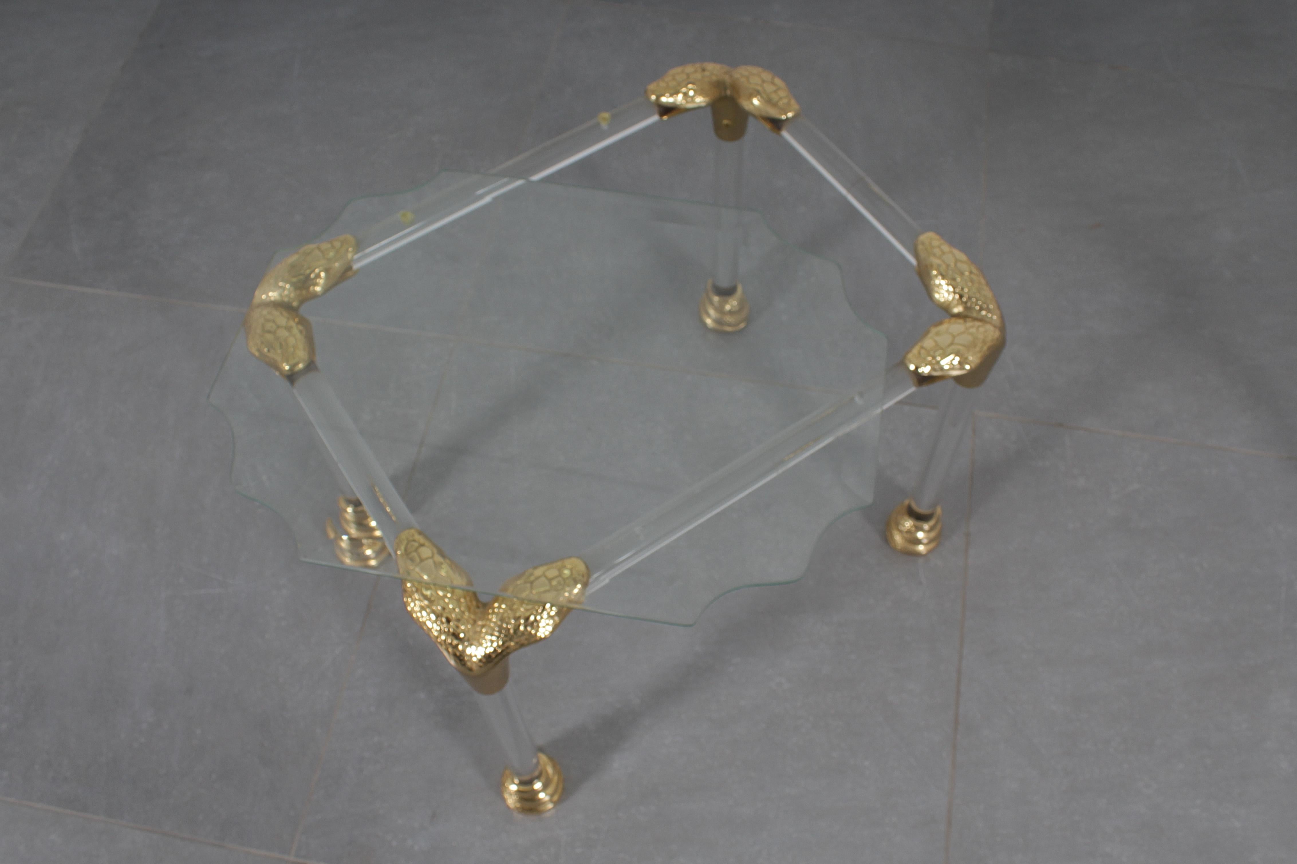 Moderne Beistelltische aus der Mitte des Jahrhunderts aus Plexiglas, Messing und Glas, 80er Jahre, Italien im Angebot 6