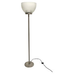 Lámpara de pie moderna de mediados de siglo de latón niquelado y cristal Italia Design Años 60