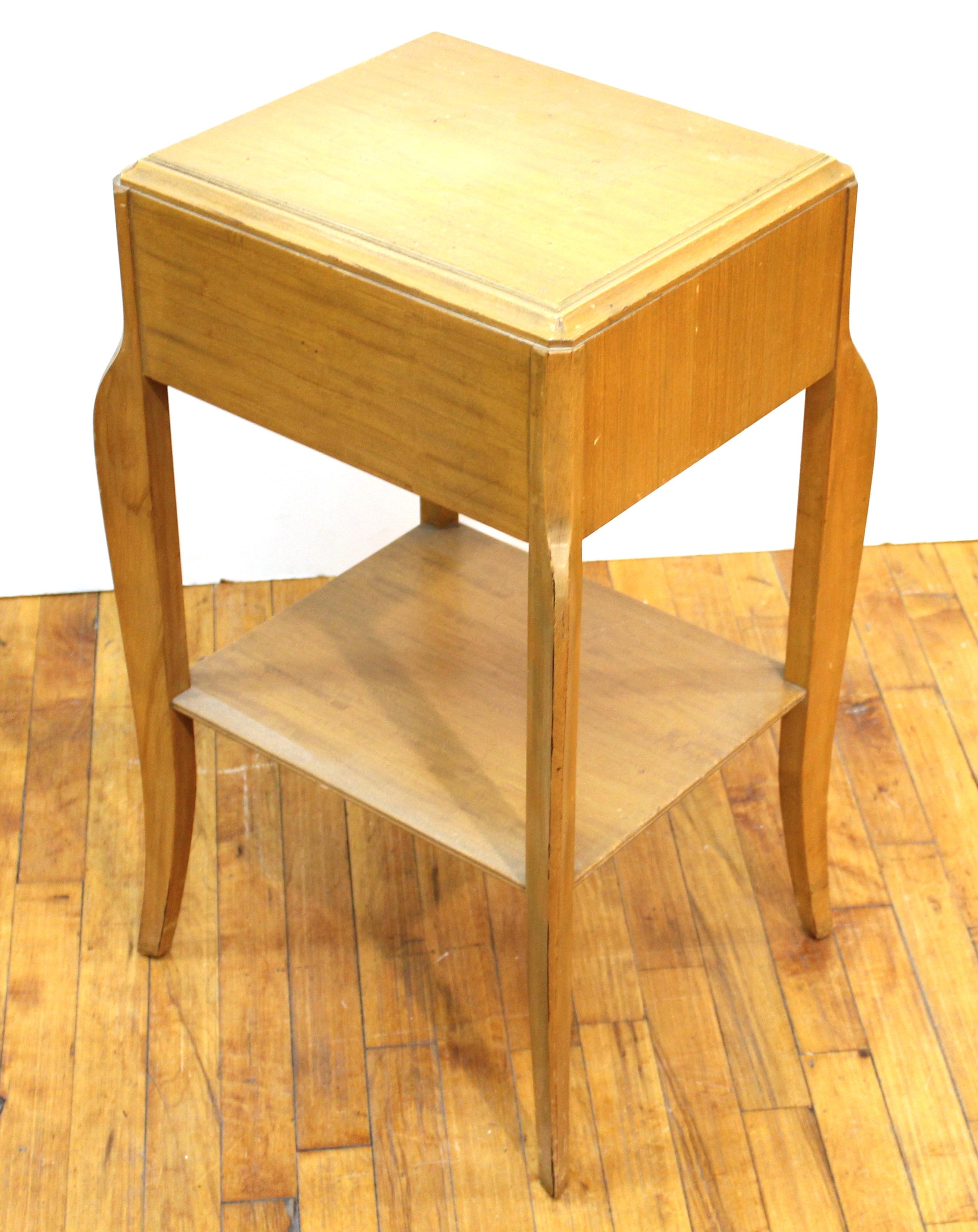 Mid-Century Modern Nightstand Table For Sale 5