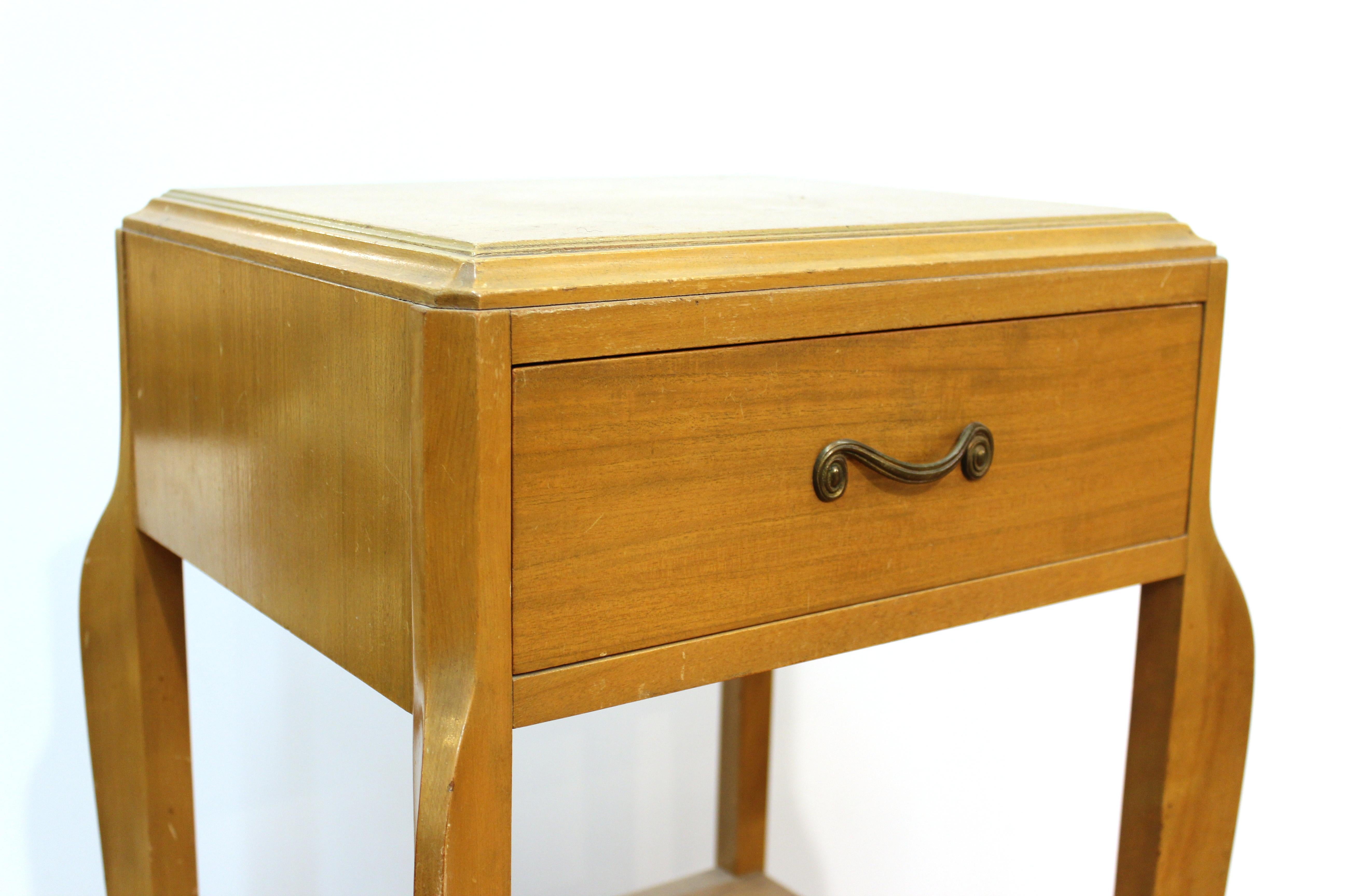 Wood Mid-Century Modern Nightstand Table For Sale