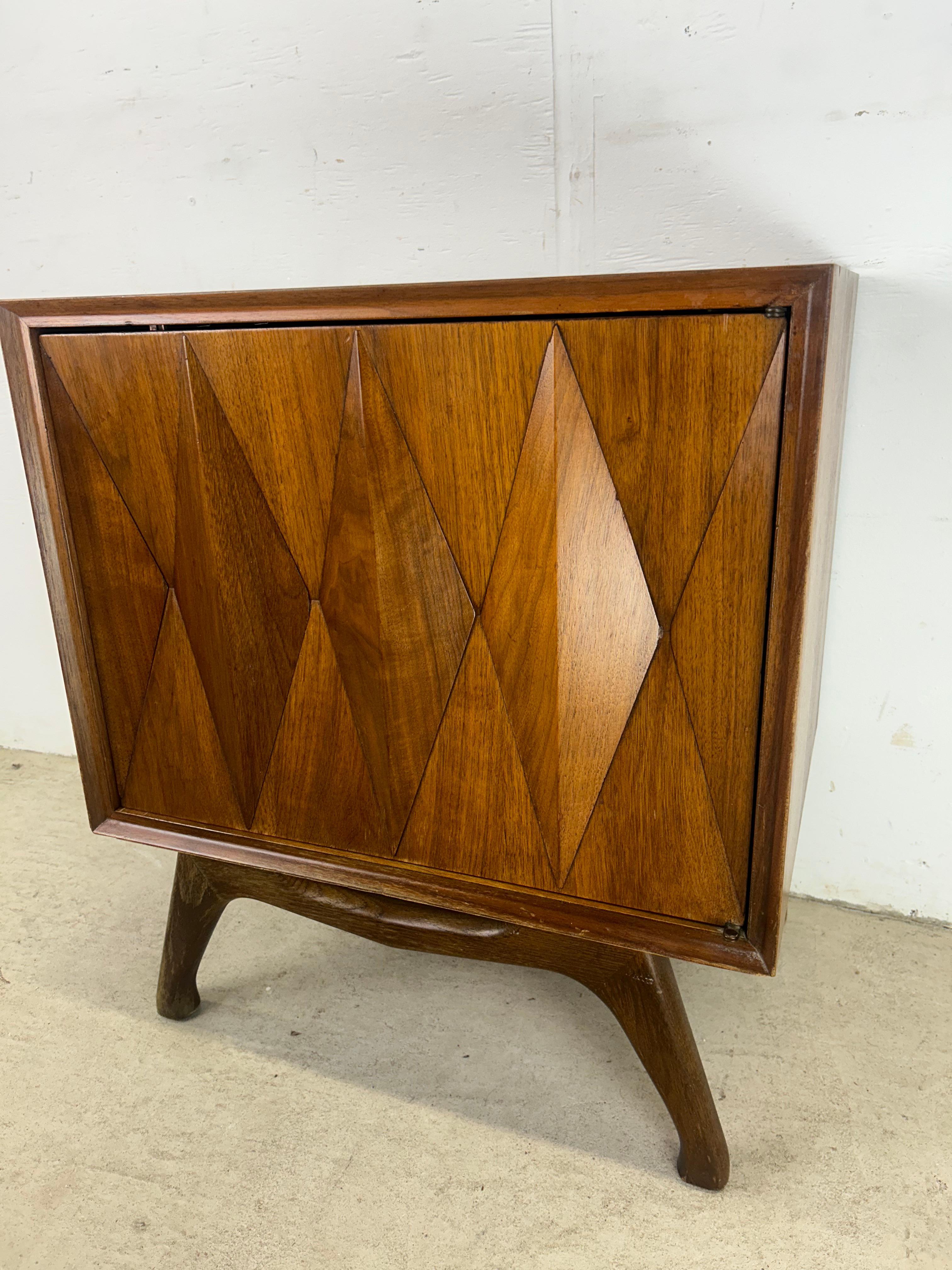 Mid Century Modern Nightstand by Albert Parvin for American of Martinsville In Good Condition For Sale In Freehold, NJ