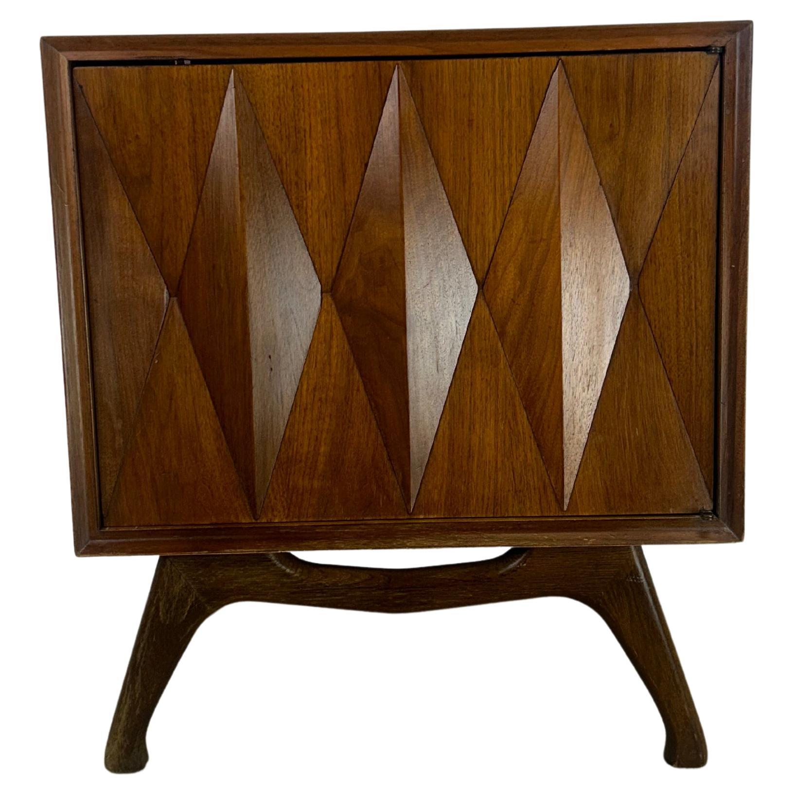 Mesilla de noche Mid Century Modern de Albert Parvin para American of Martinsville