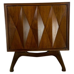 Mesilla de noche Mid Century Modern de Albert Parvin para American of Martinsville