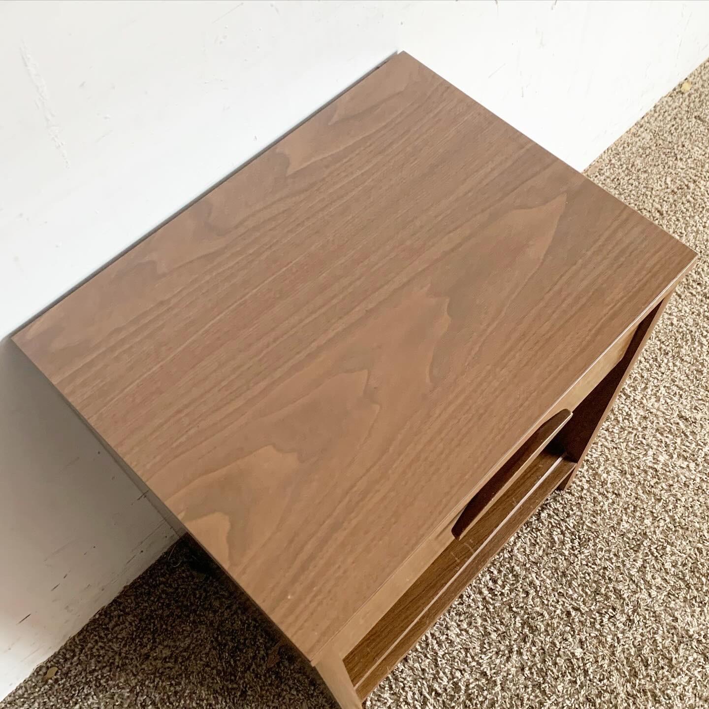 Mid Century Modern Nightstand by Kroehler In Good Condition For Sale In Delray Beach, FL