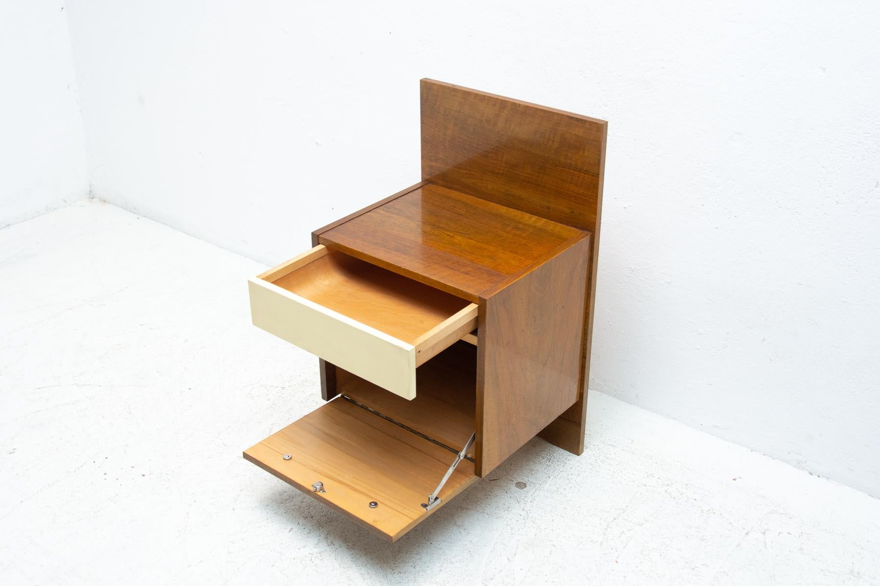 Mid century modern nightstand by Mojmír Požár, 1960´s, Czechoslovakia For Sale 8