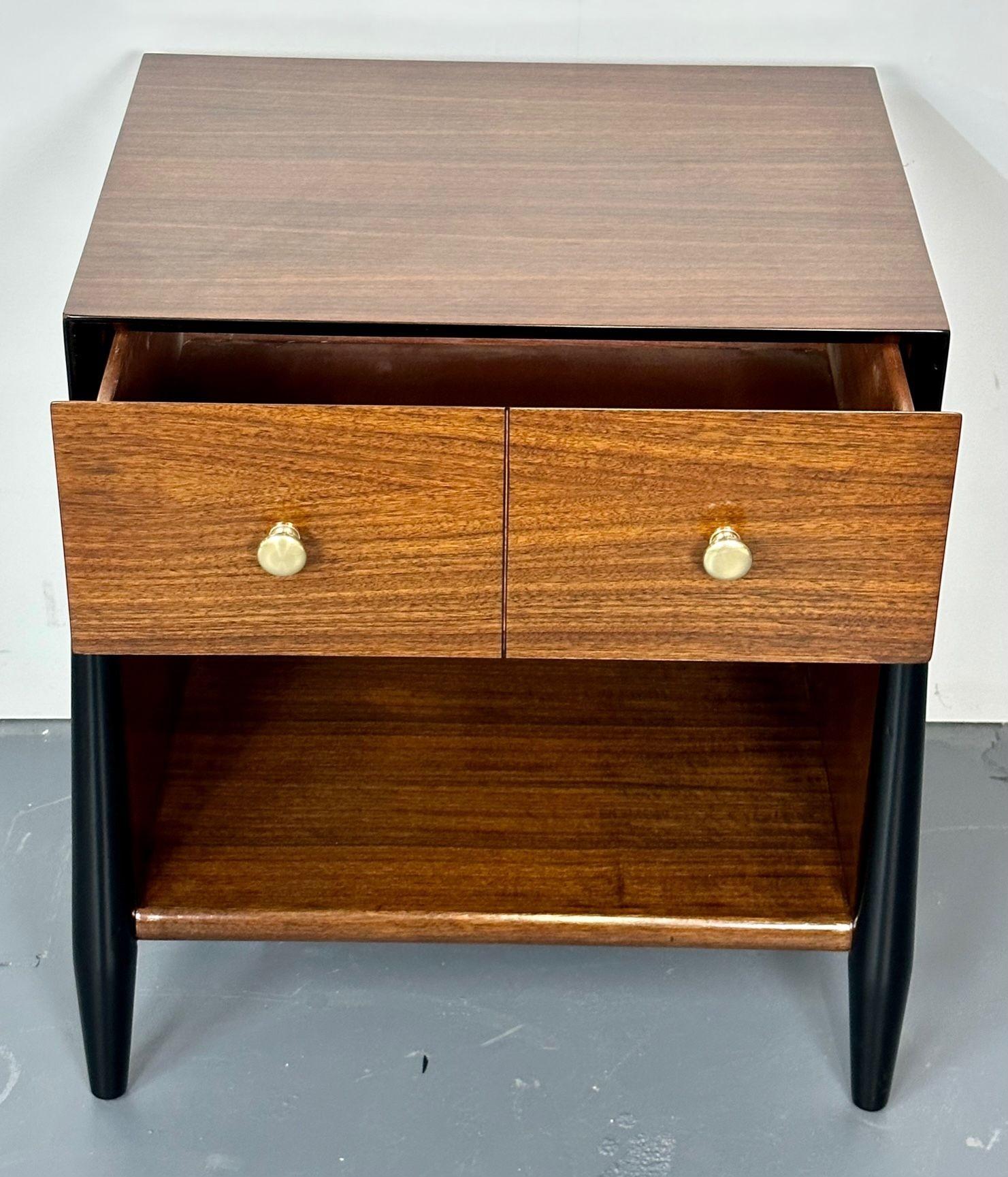 Mid-Century Modern Nightstand, End Table, West Michigan Furniture Co Frank Metz For Sale 1