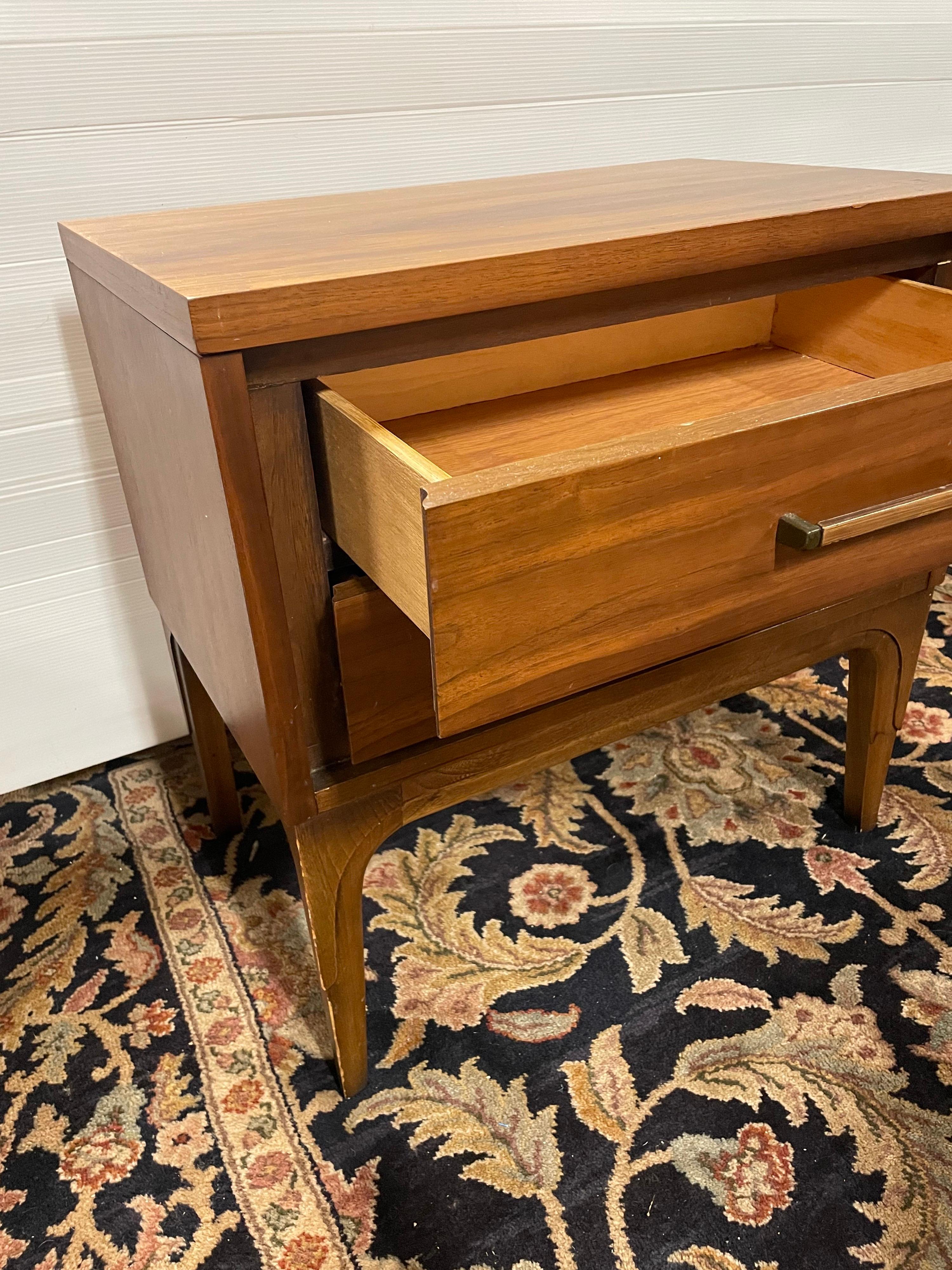 Vintage Mid-Century Modern 2 drawer Walnut Nightstand, believed to be made by Dixie Furniture.