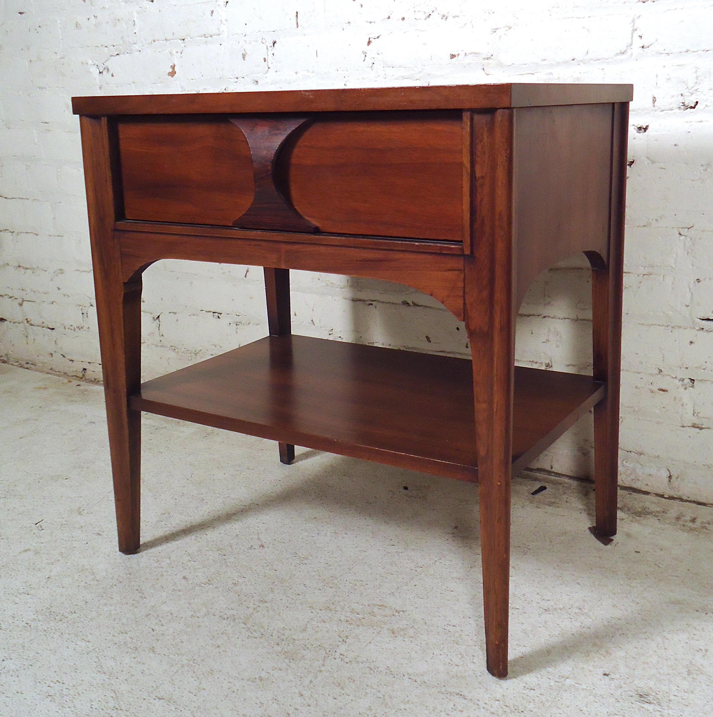 Mid-Century Modern Nightstand In Good Condition In Brooklyn, NY