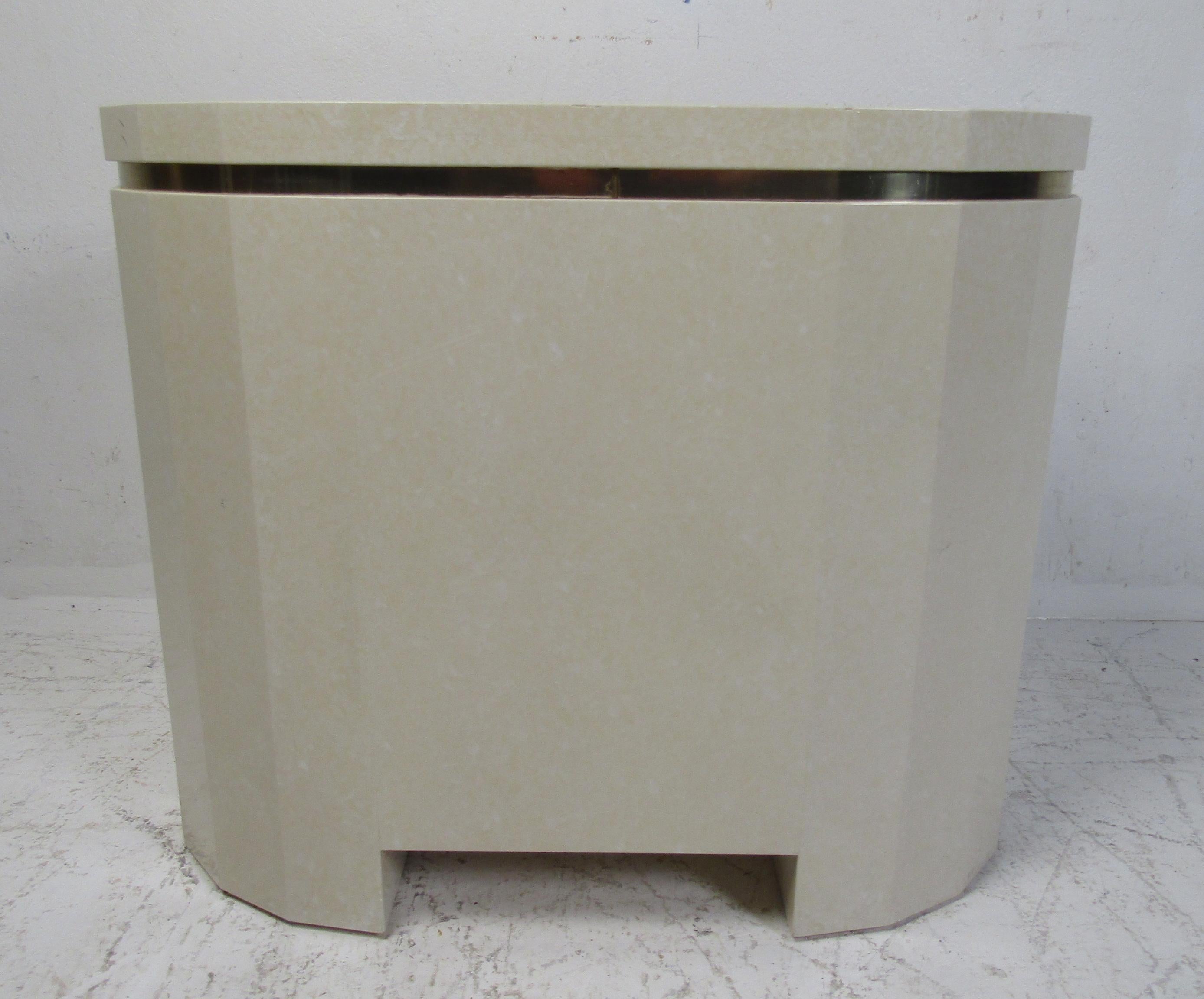 Late 20th Century Mid-Century Modern Nightstand For Sale