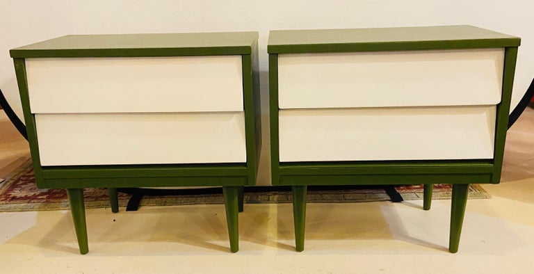 Mid-Century Modern Nightstand or Lamp Table, a Pair at 1stDibs