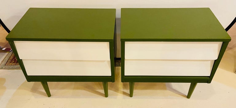 Mid-Century Modern Nightstand or Lamp Table, a Pair at 1stDibs
