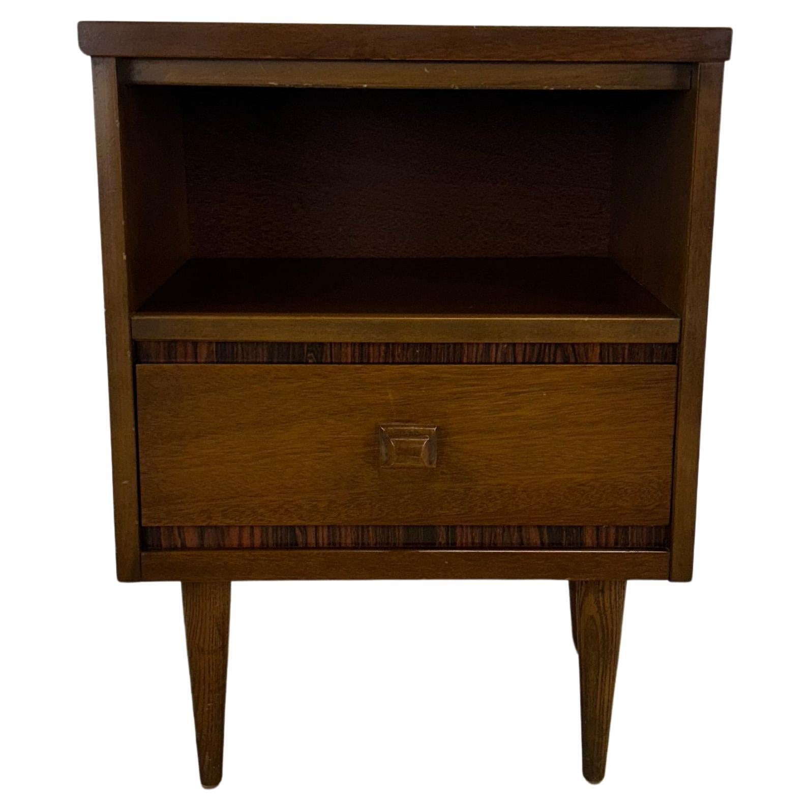 Mid Century Modern Nightstand with Drawer