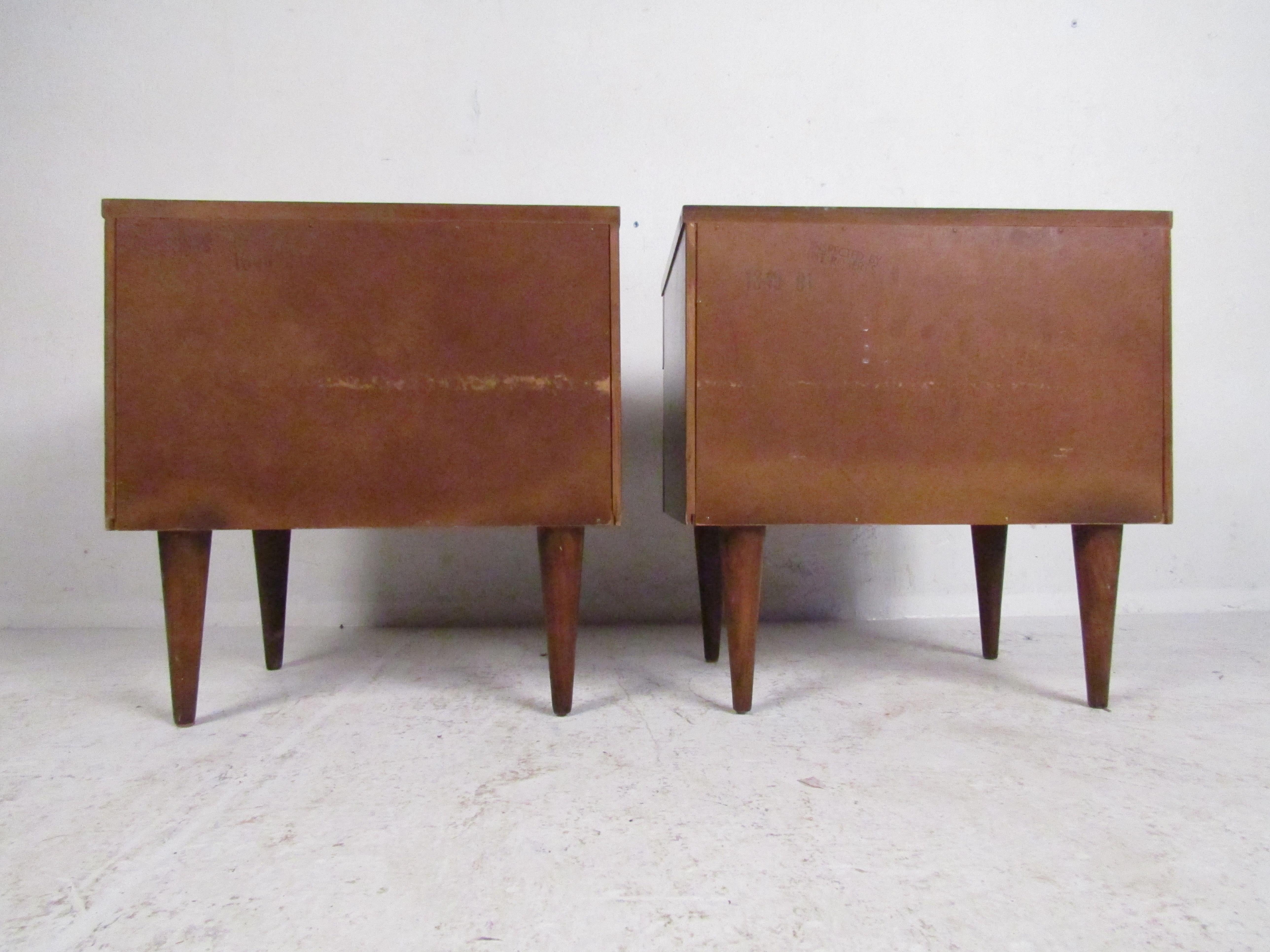 Mid-Century Modern Nightstands by American of Martinsville, a Pair For Sale 7