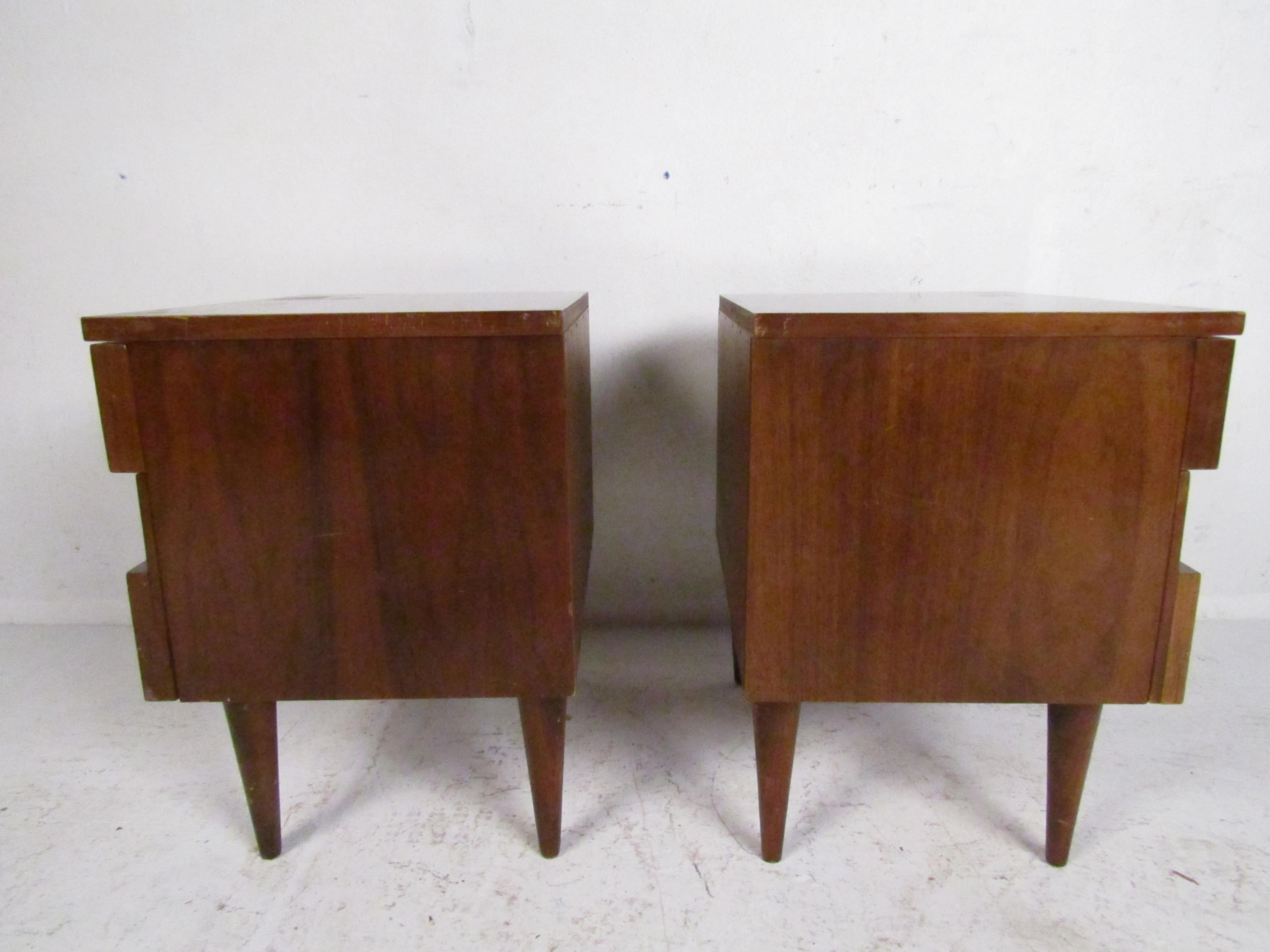 Mid-Century Modern Nightstands by American of Martinsville, a Pair In Fair Condition For Sale In Brooklyn, NY