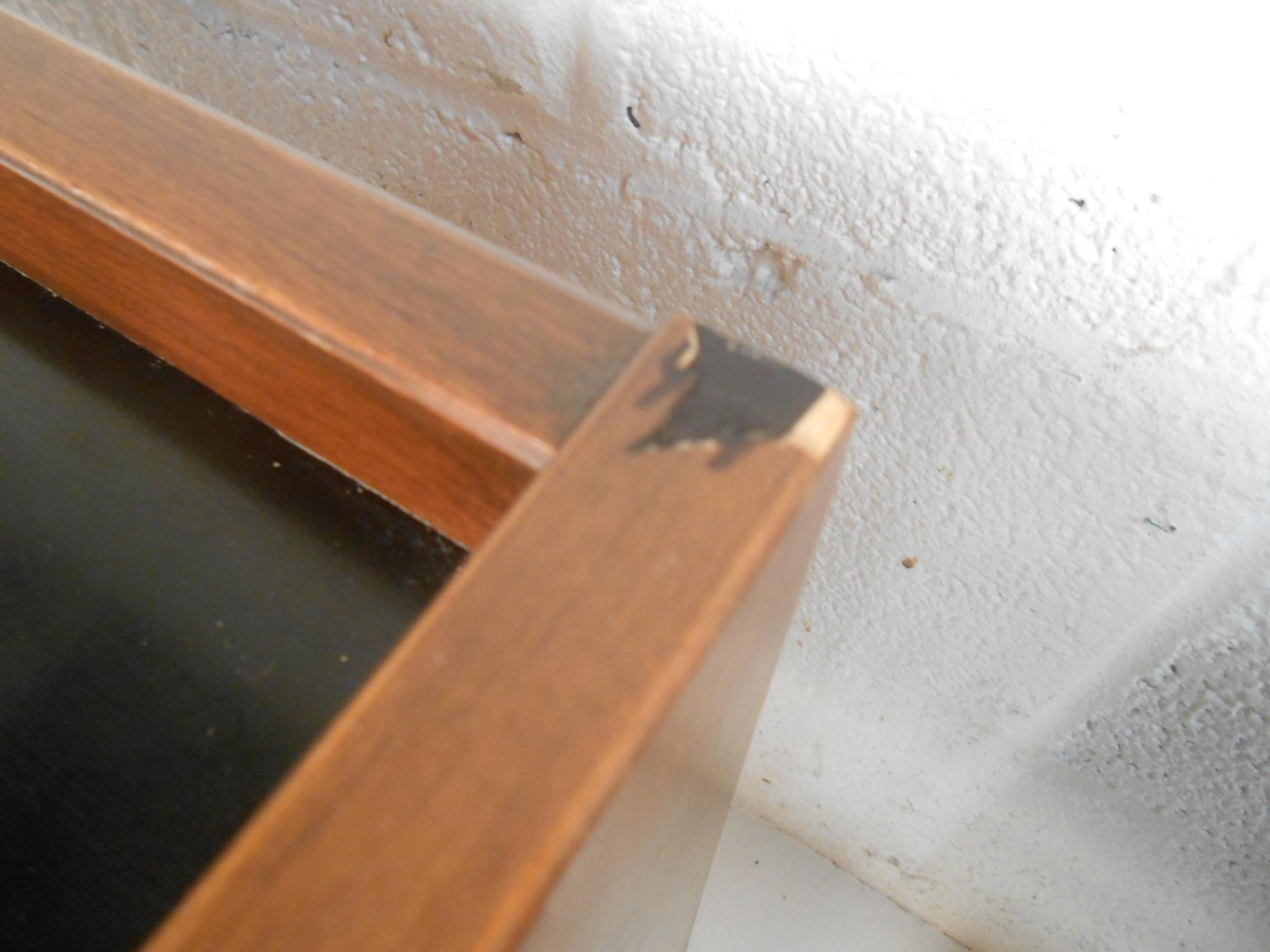 Tables de nuit modernes du milieu du siècle par Bassett Furniture en vente 5