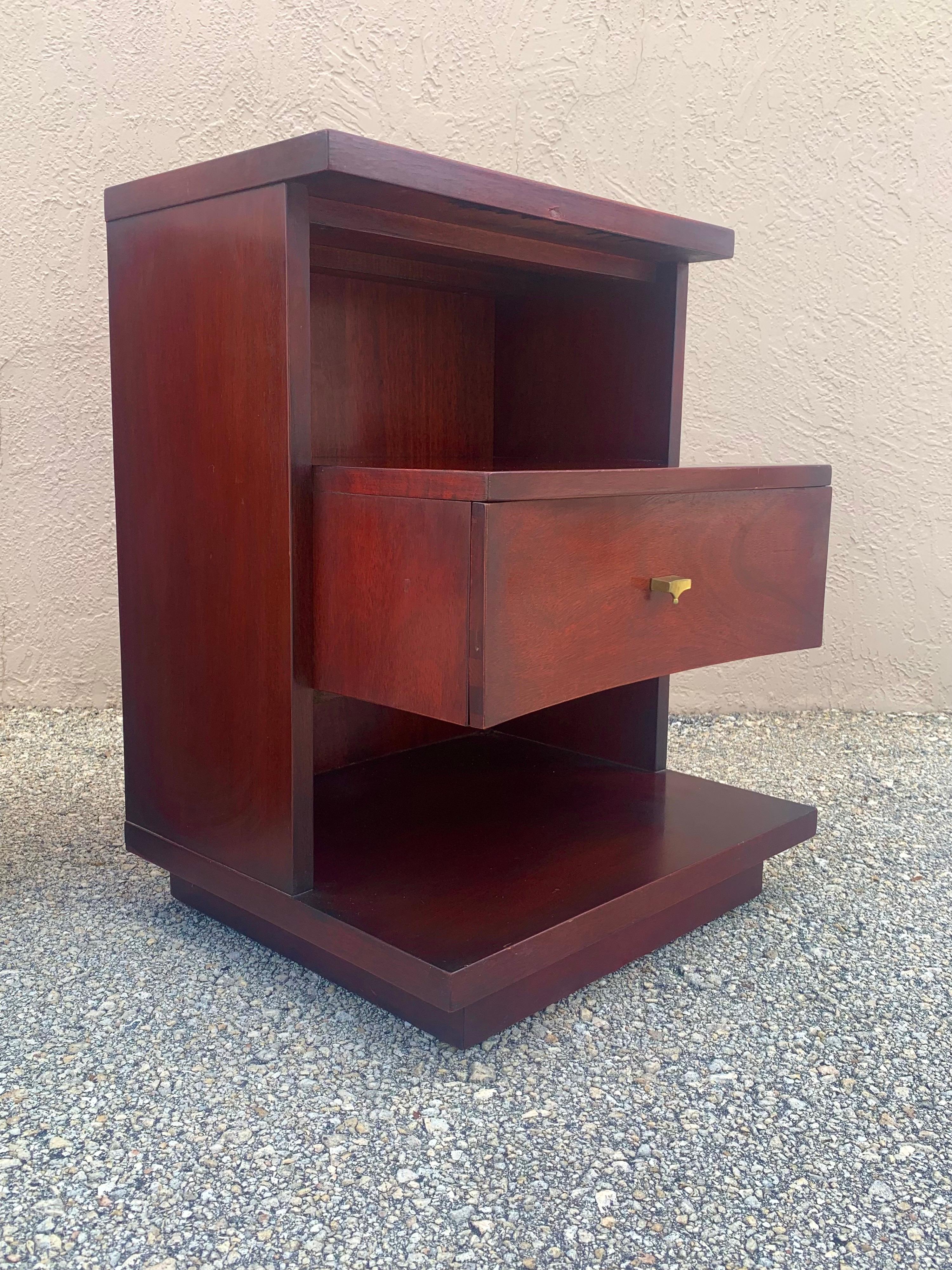 Mid-Century Modern Nightstands by Kent Coffey in Mahogany, a Pair 4