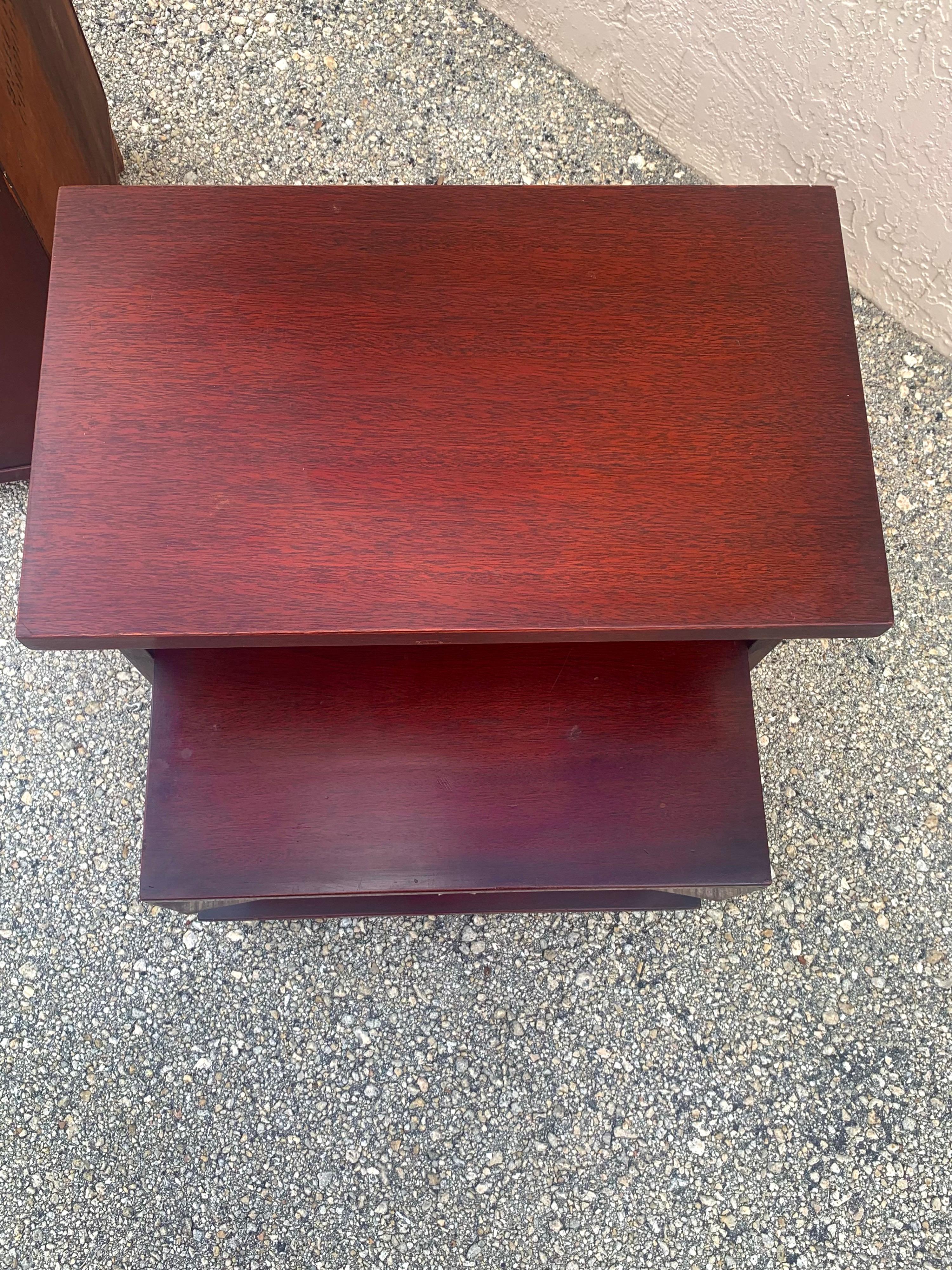 20th Century Mid-Century Modern Nightstands by Kent Coffey in Mahogany, a Pair