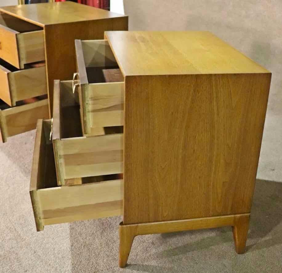 Mid-Century Modern Nightstands In Good Condition For Sale In Brooklyn, NY