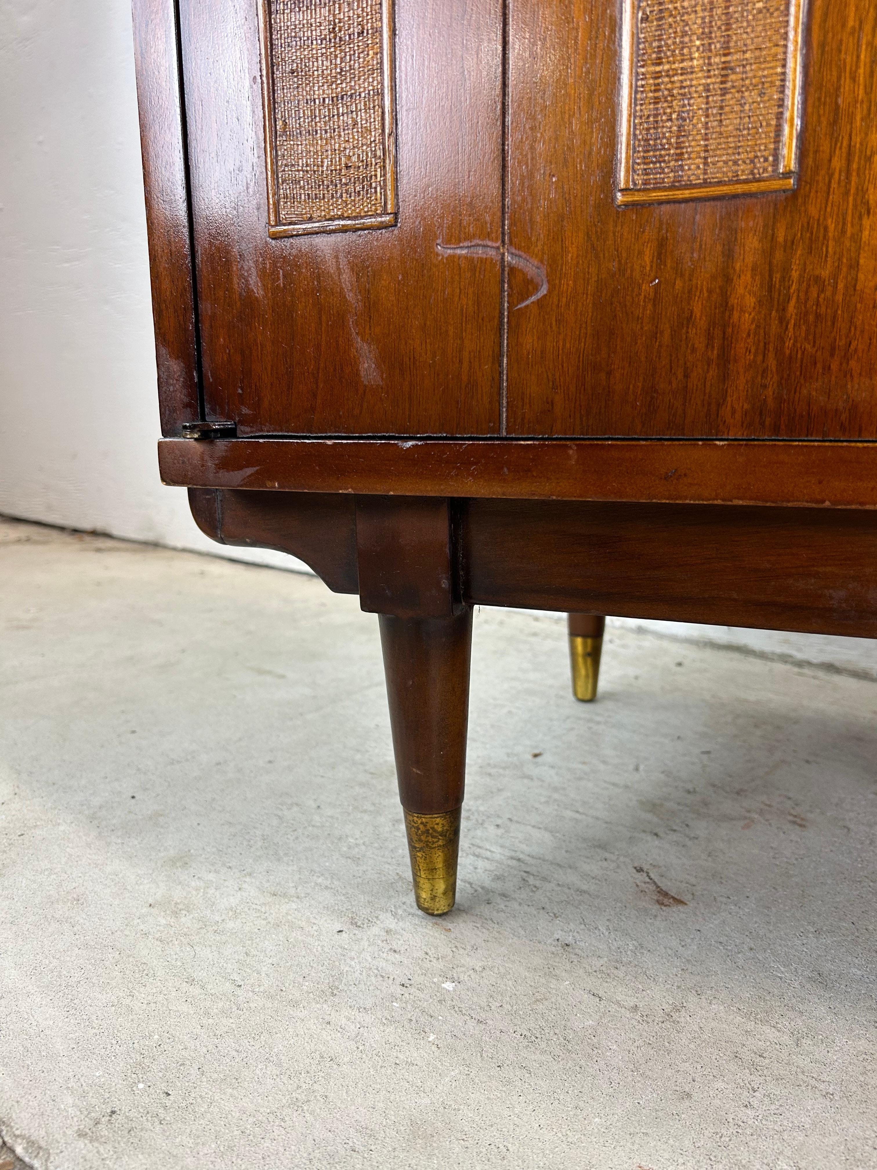 Mid Century Modern Nightstands with Cane Front & Brass Hardware For Sale 9
