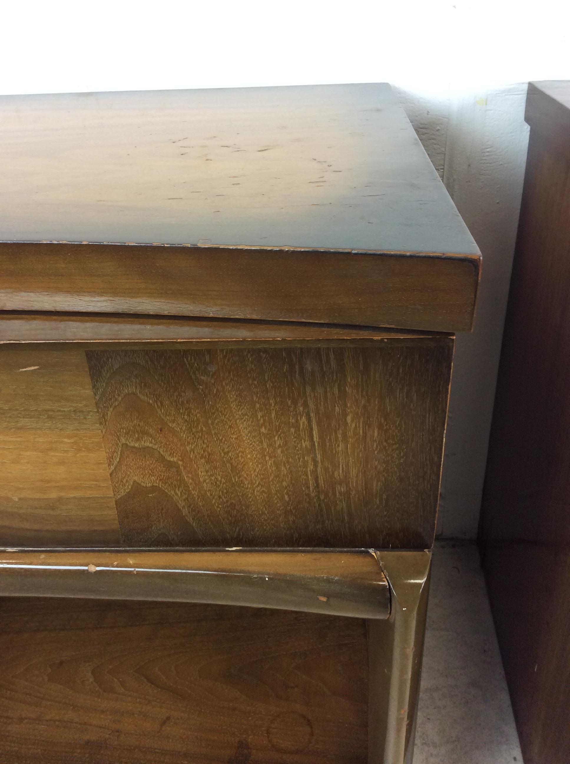 Mid Century Modern Nightstands with One Drawer & Sled Legs - A Pair For Sale 2