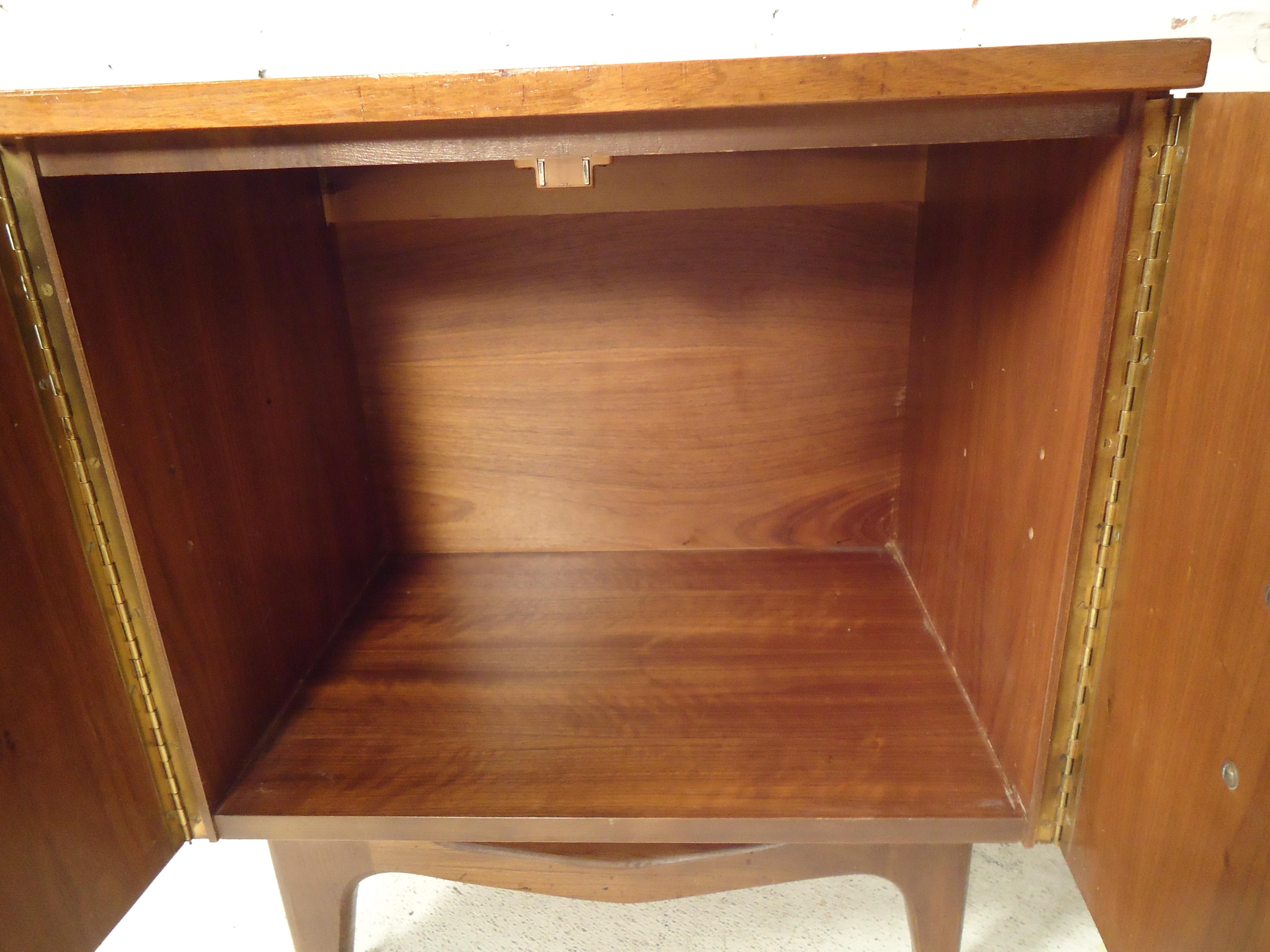 Mid-20th Century Mid-Century Modern Nightstands with Sculpted Handles