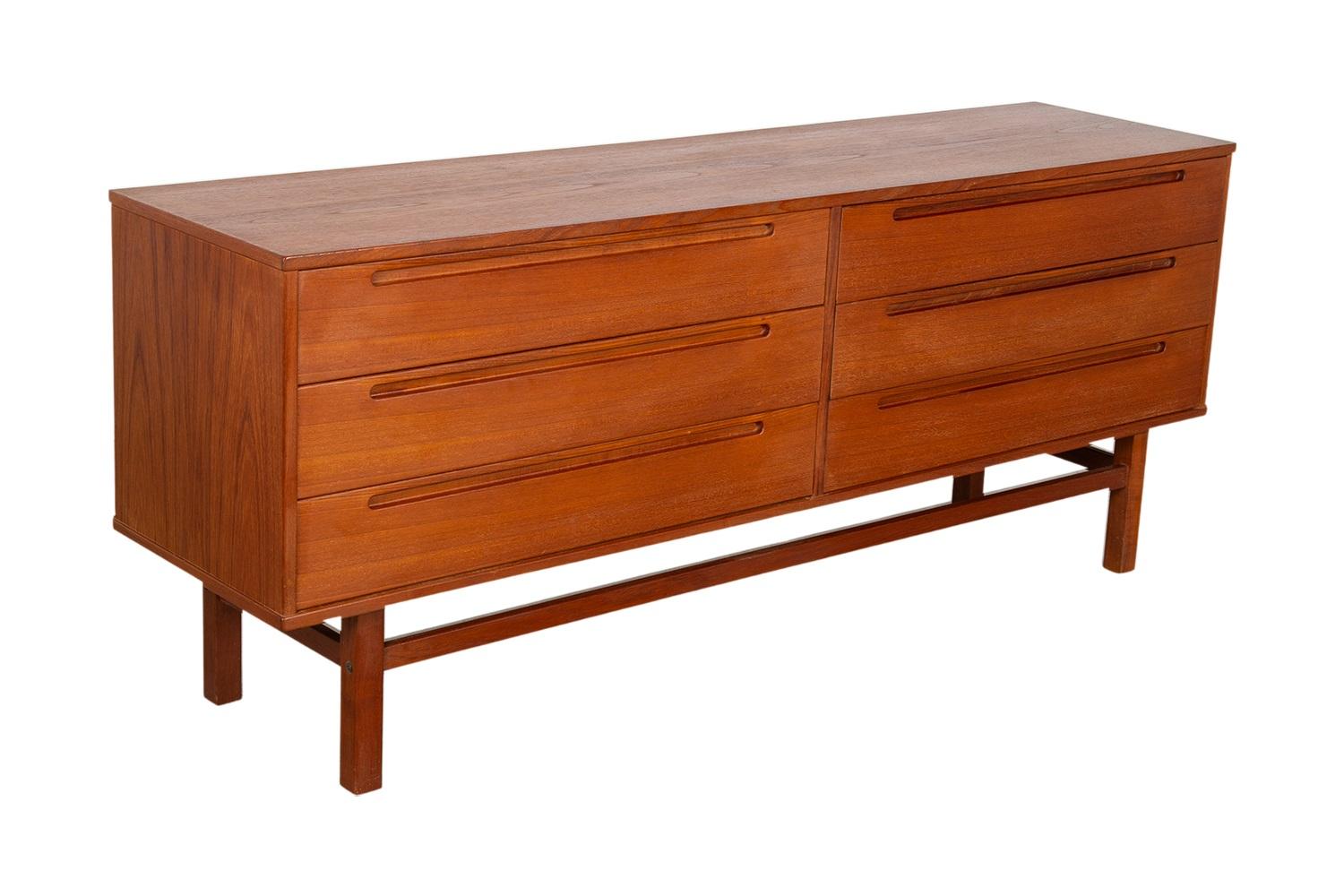 Mid-Century Modern Nils Jonsson for HJN Mobler Danish Teak Dresser For Sale 2