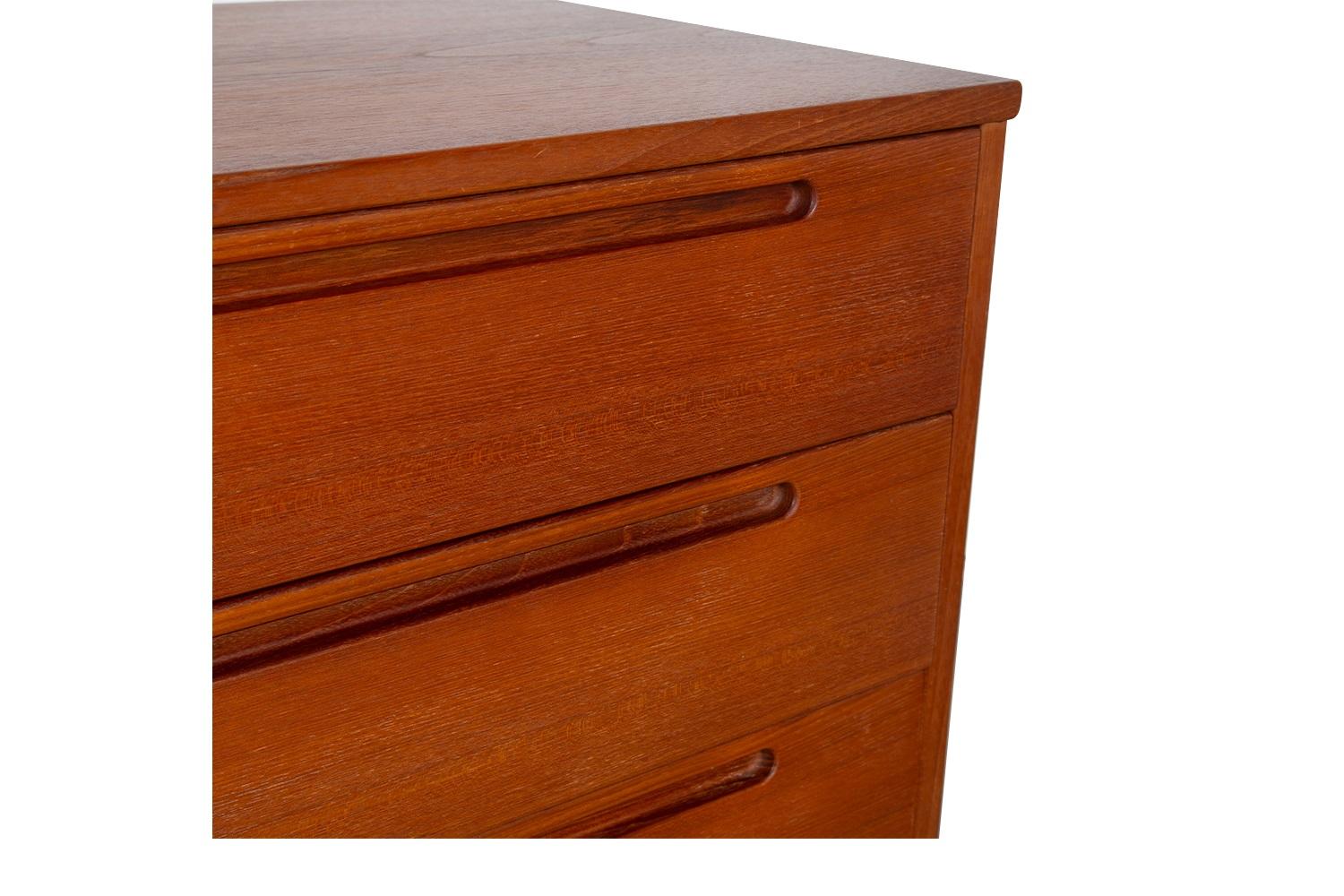 Mid-Century Modern Nils Jonsson for HJN Mobler Danish Teak Dresser For Sale 3