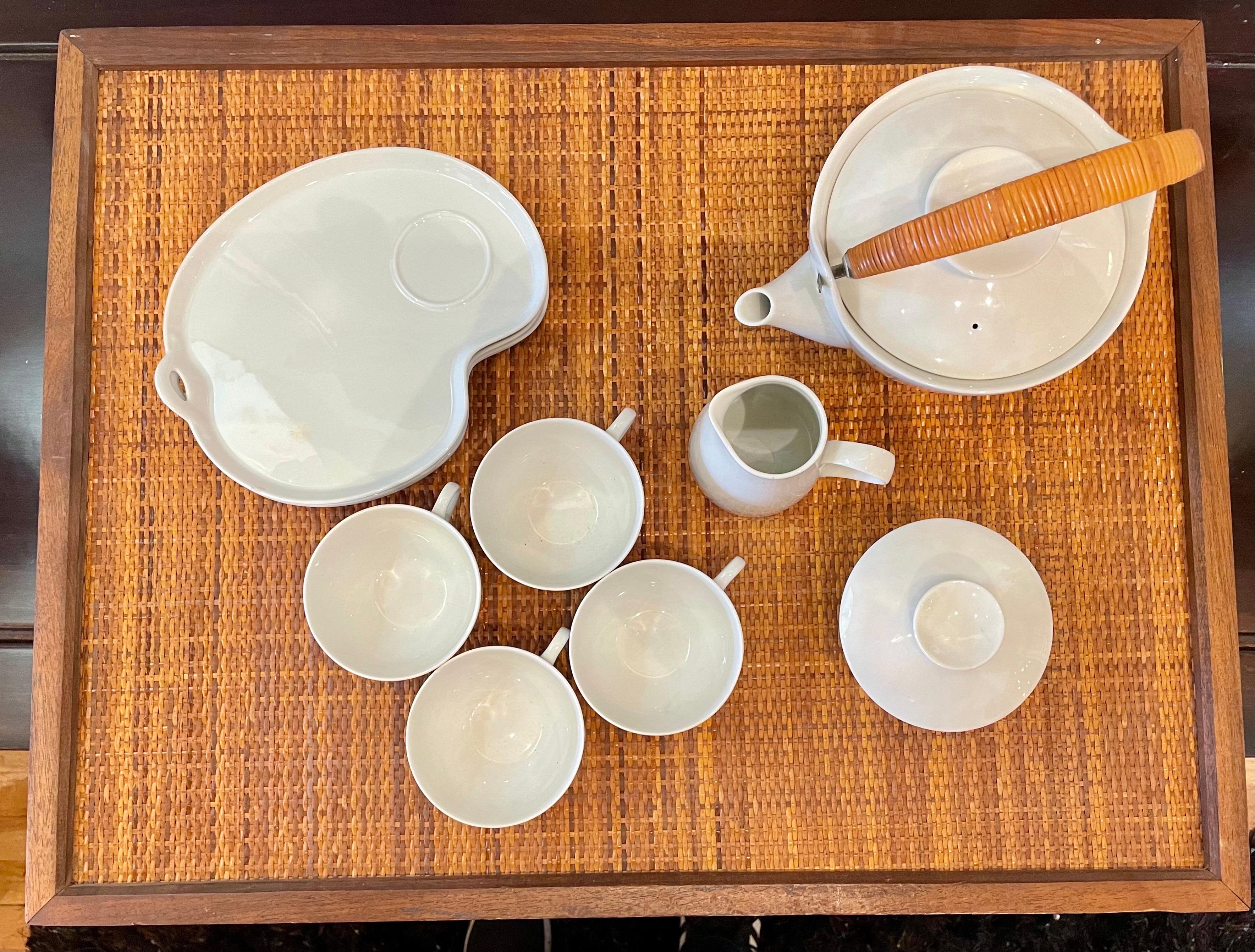 Mid-Century Modern Noritake Japan Couchtisch / Tee-Set für 4 Snowville Porzellan (Moderne der Mitte des Jahrhunderts)