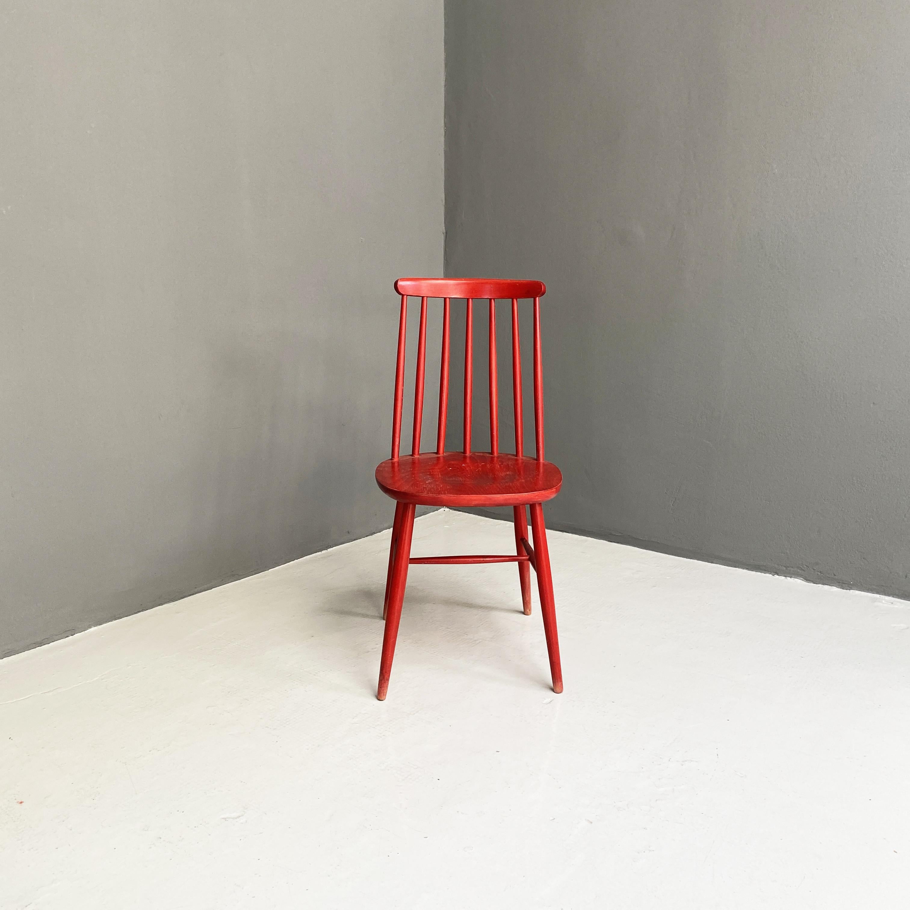 Mid-Century Modern Northern Europe Red Wooden Chair, 1960s In Good Condition For Sale In MIlano, IT