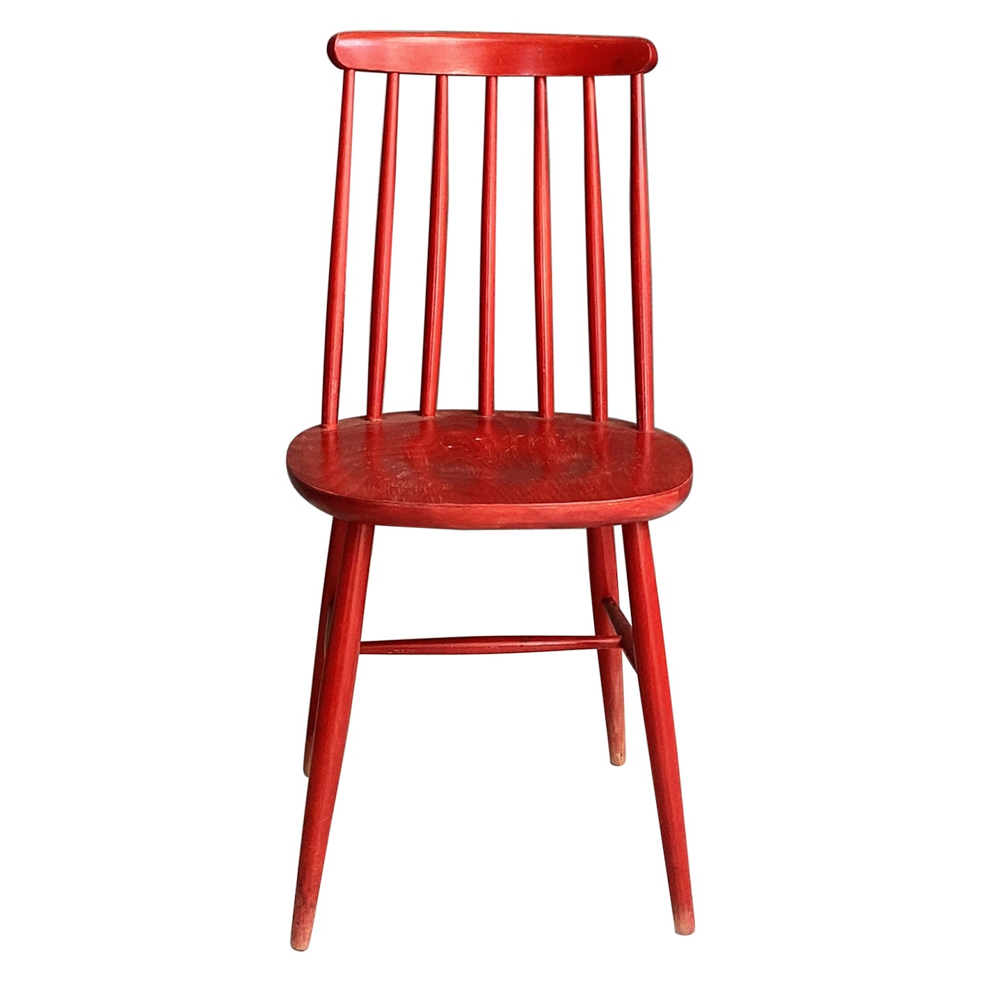 Sedia in legno rosso dell'Europa settentrionale moderna di metà secolo, anni '60