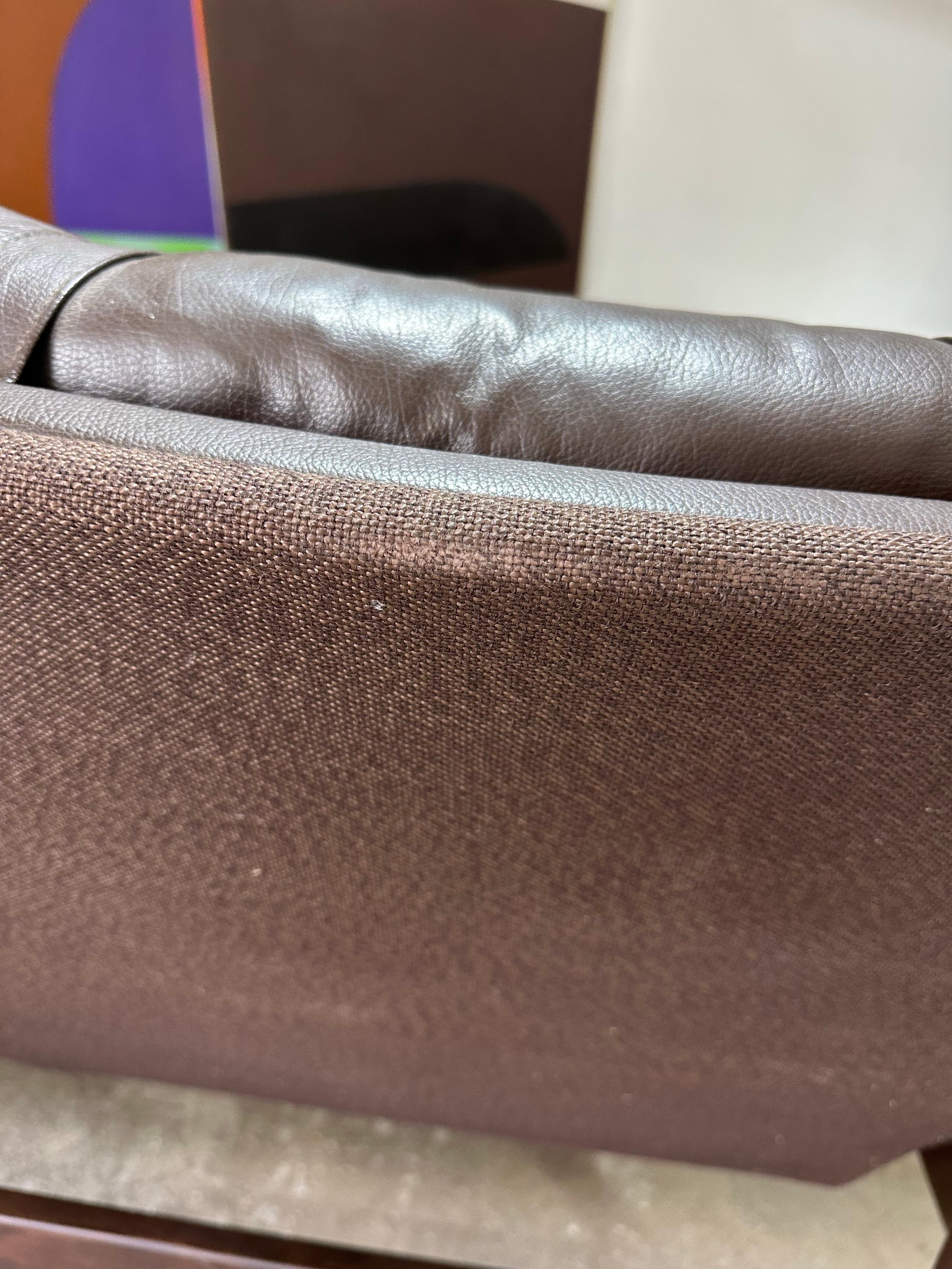 Mid Century Modern Norwegisch Leder und Holz Safari Style Loveseat im Angebot 7