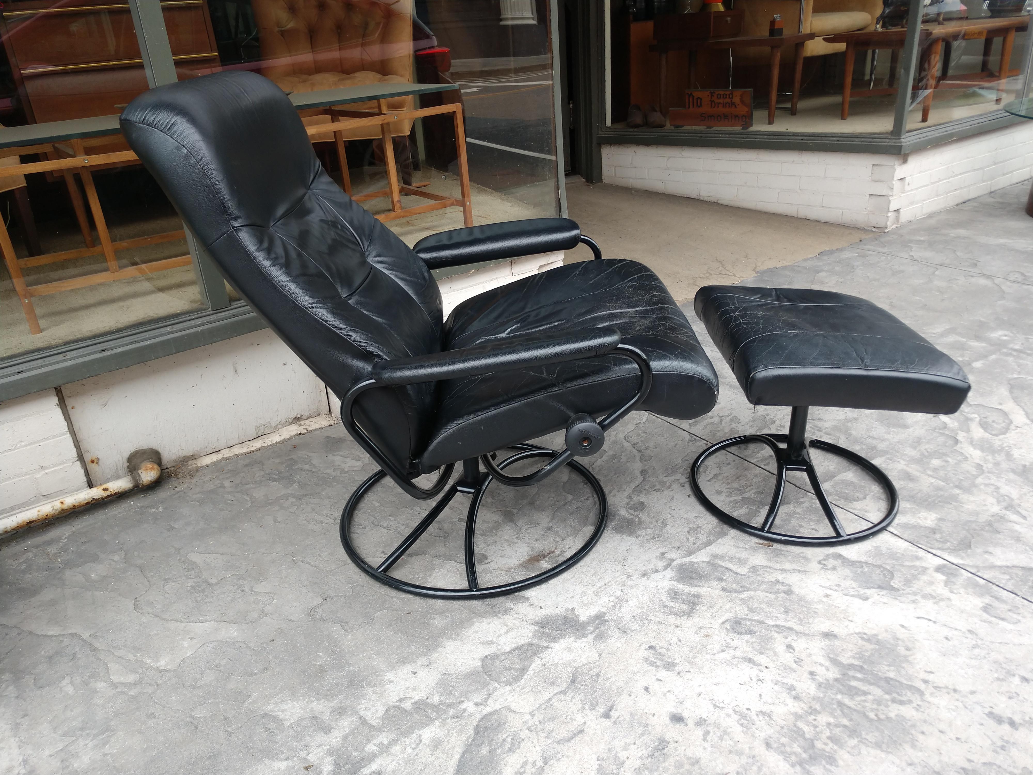 Mid-Century Modern Norwegian Leather Lounge Chair with Ottoman 1