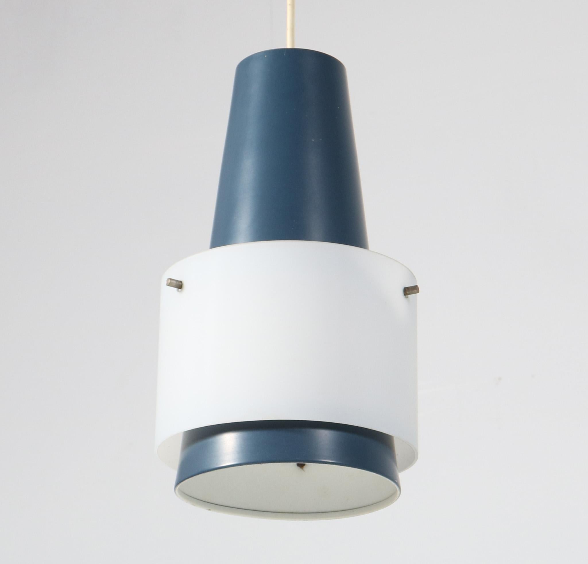 Laqué Lampe suspendue NT28 E/00 de Louis Kalff pour Philips, années 1950, moderne du milieu du siècle dernier en vente