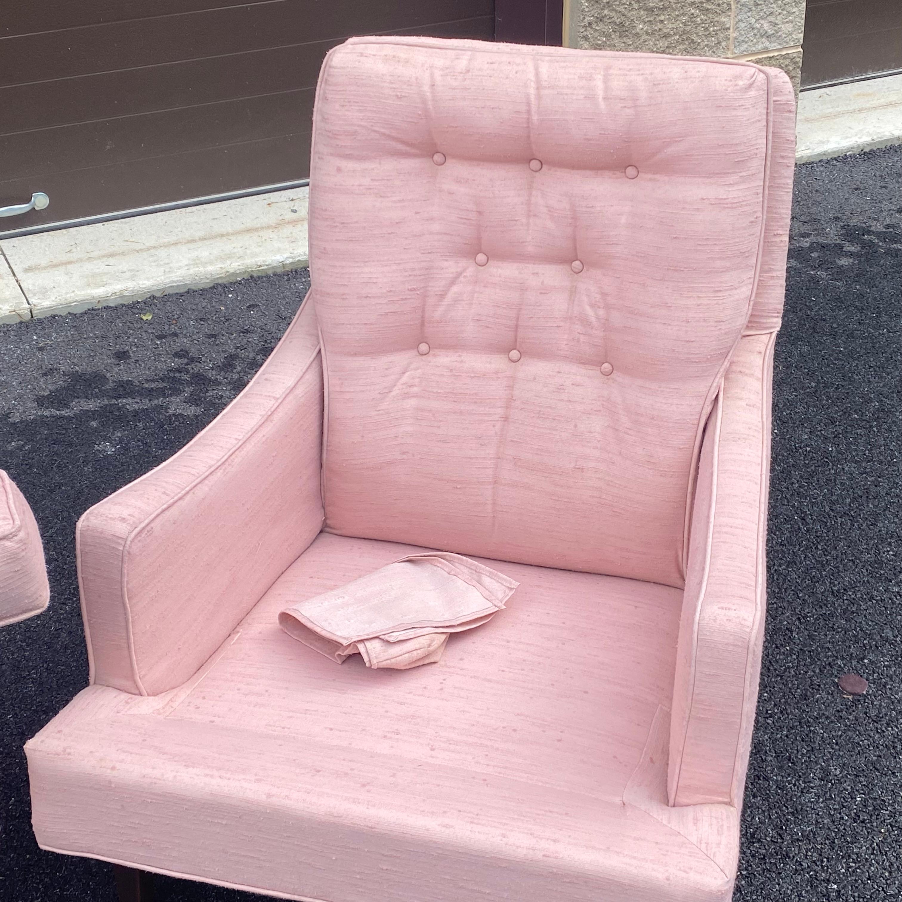 Mid-Century Modern Nubby Pink Tufted Lounge Chairs For Sale 5