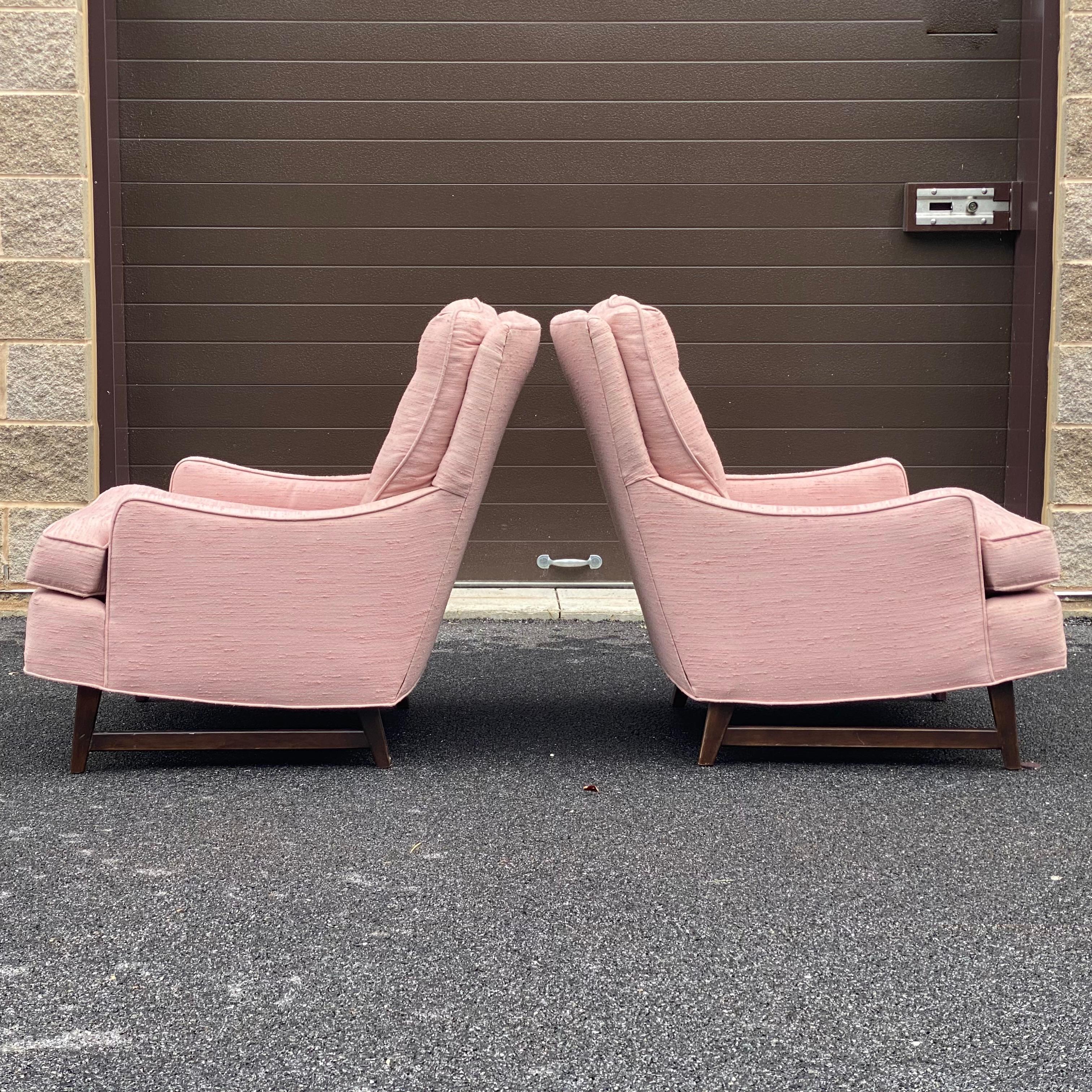 Upholstery Mid-Century Modern Nubby Pink Tufted Lounge Chairs For Sale