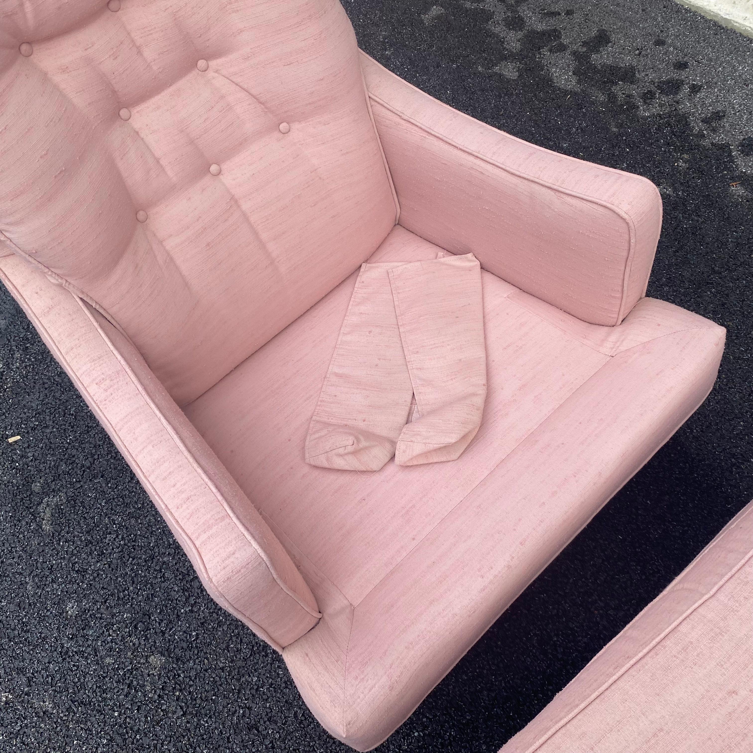 Mid-Century Modern Nubby Pink Tufted Lounge Chairs For Sale 2