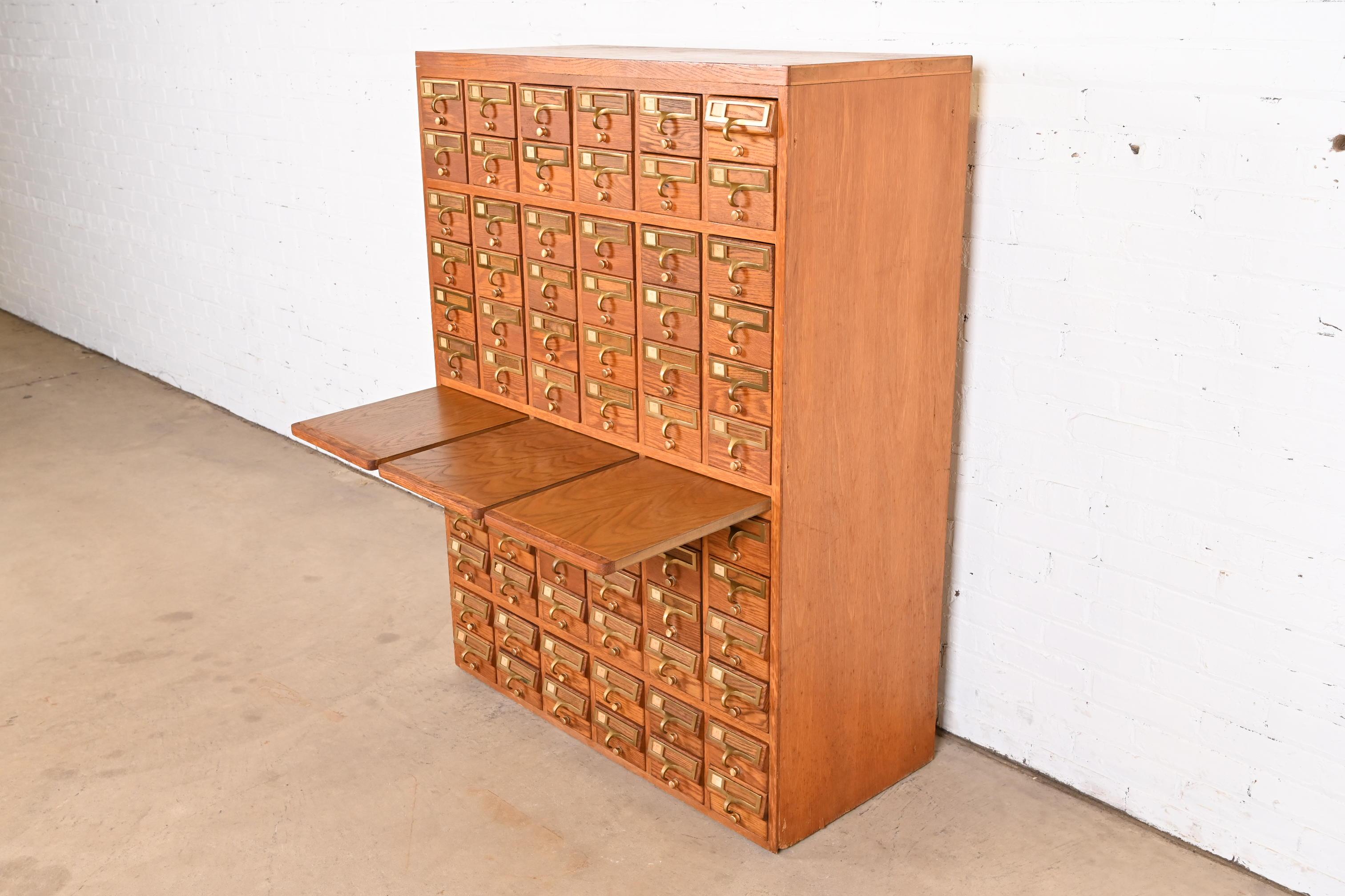 Mid-Century Modern Oak 72-Drawer Library Card Catalog Cabinet, Circa 1950s For Sale 2