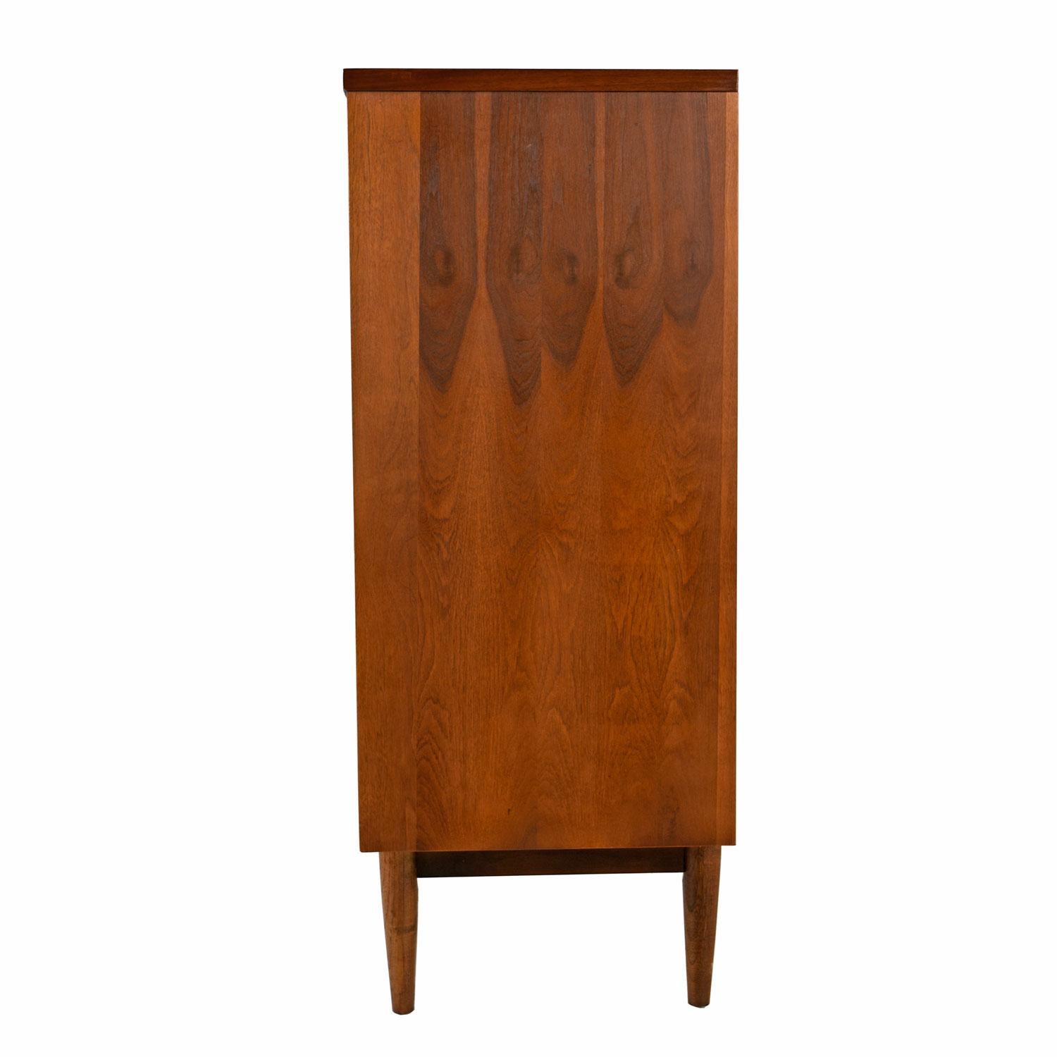 gentlemans dresser