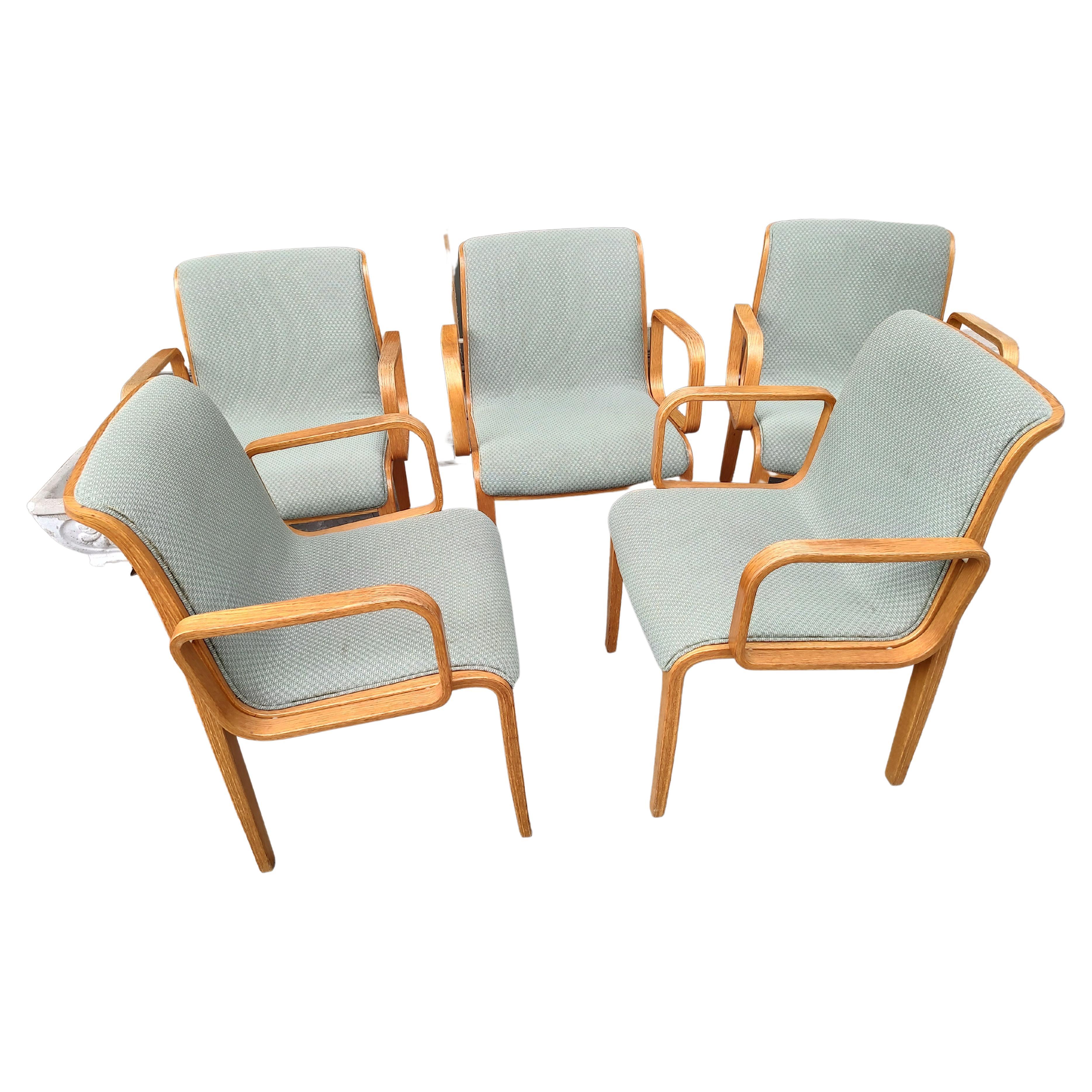 Tissu Fauteuils en chêne modernes du milieu du siècle Bill Stephens pour Knoll International 5 disponibles. en vente