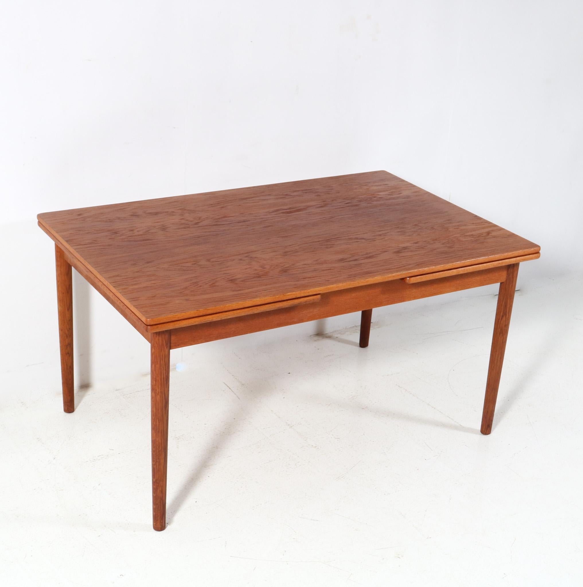  Mid-Century Modern Oak AT-316 Dining Table by Hans J. Wegner for Andreas Tuck In Good Condition For Sale In Amsterdam, NL