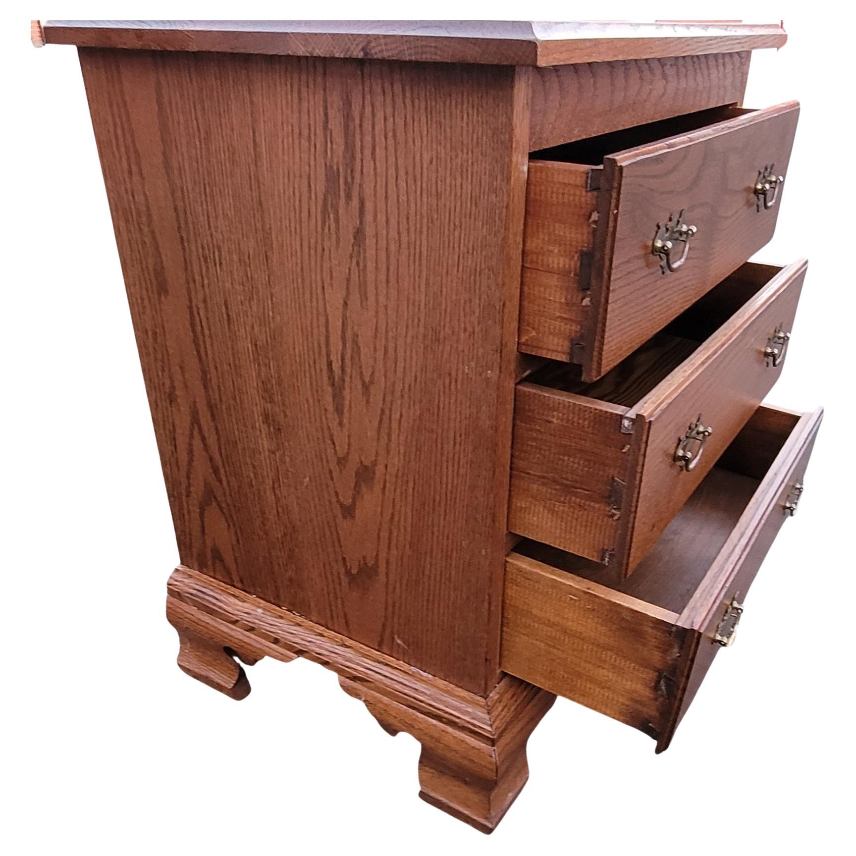 American Mid-Century Modern Oak Bedside Chest of Drawers Nightstand For Sale