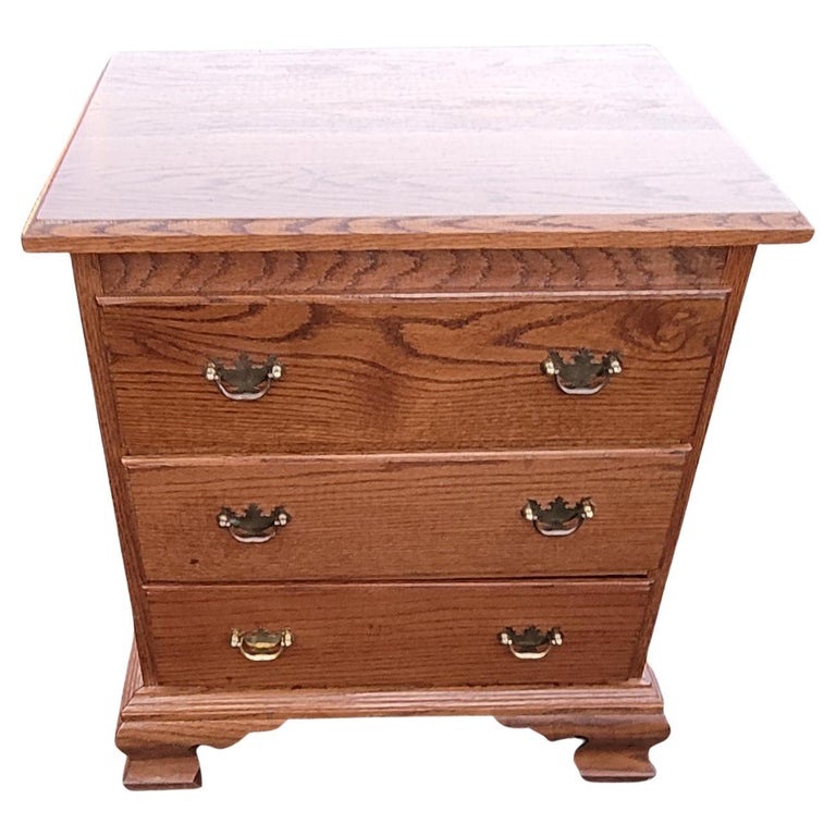 MidCentury Modern Oak Bedside Chest of Drawers Nightstand For Sale at 1stDibs