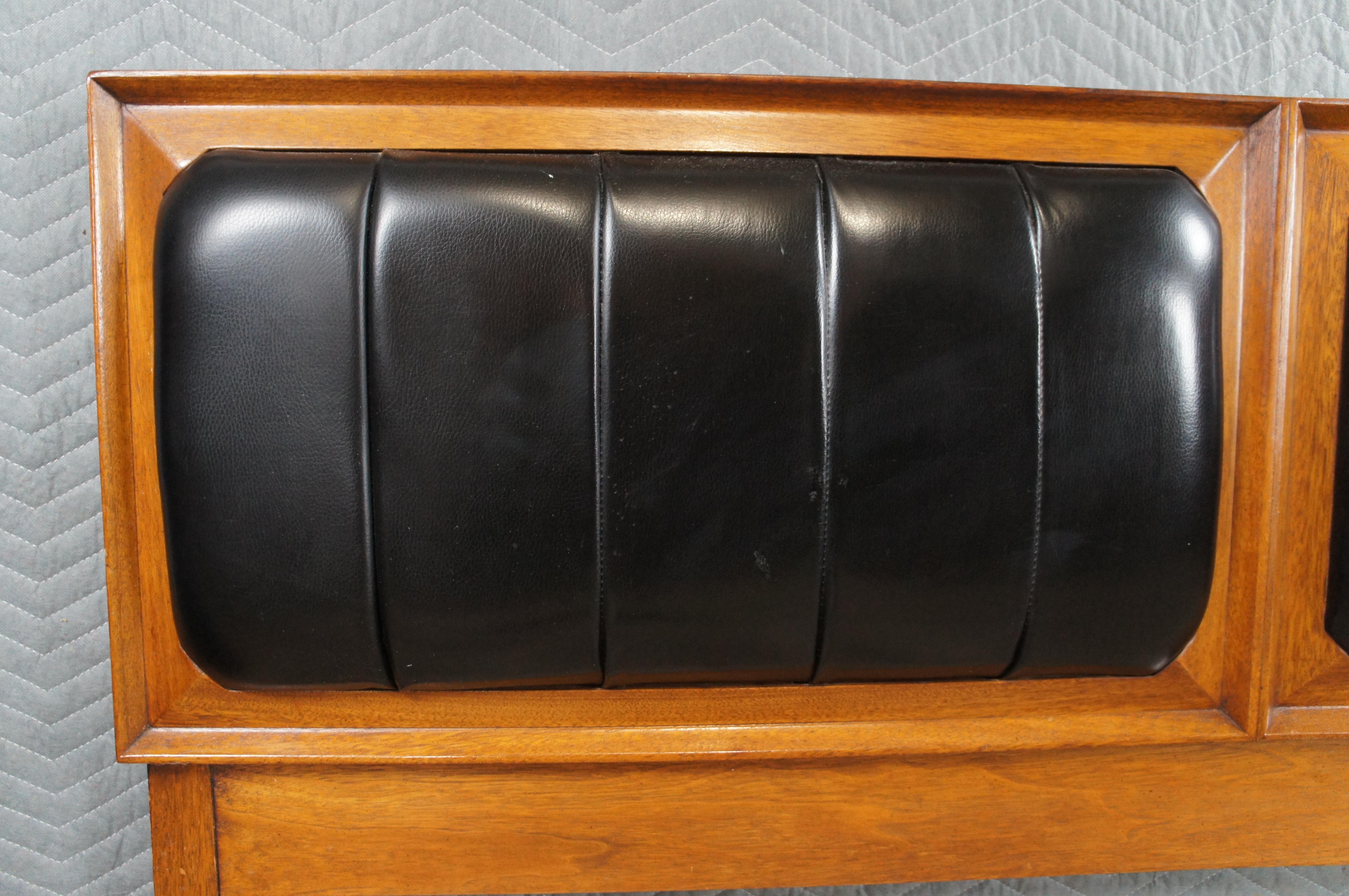 Testiera per letto queen o full size in Oak e vinile nero, stile metà secolo moderno In condizioni buone in vendita a Dayton, OH