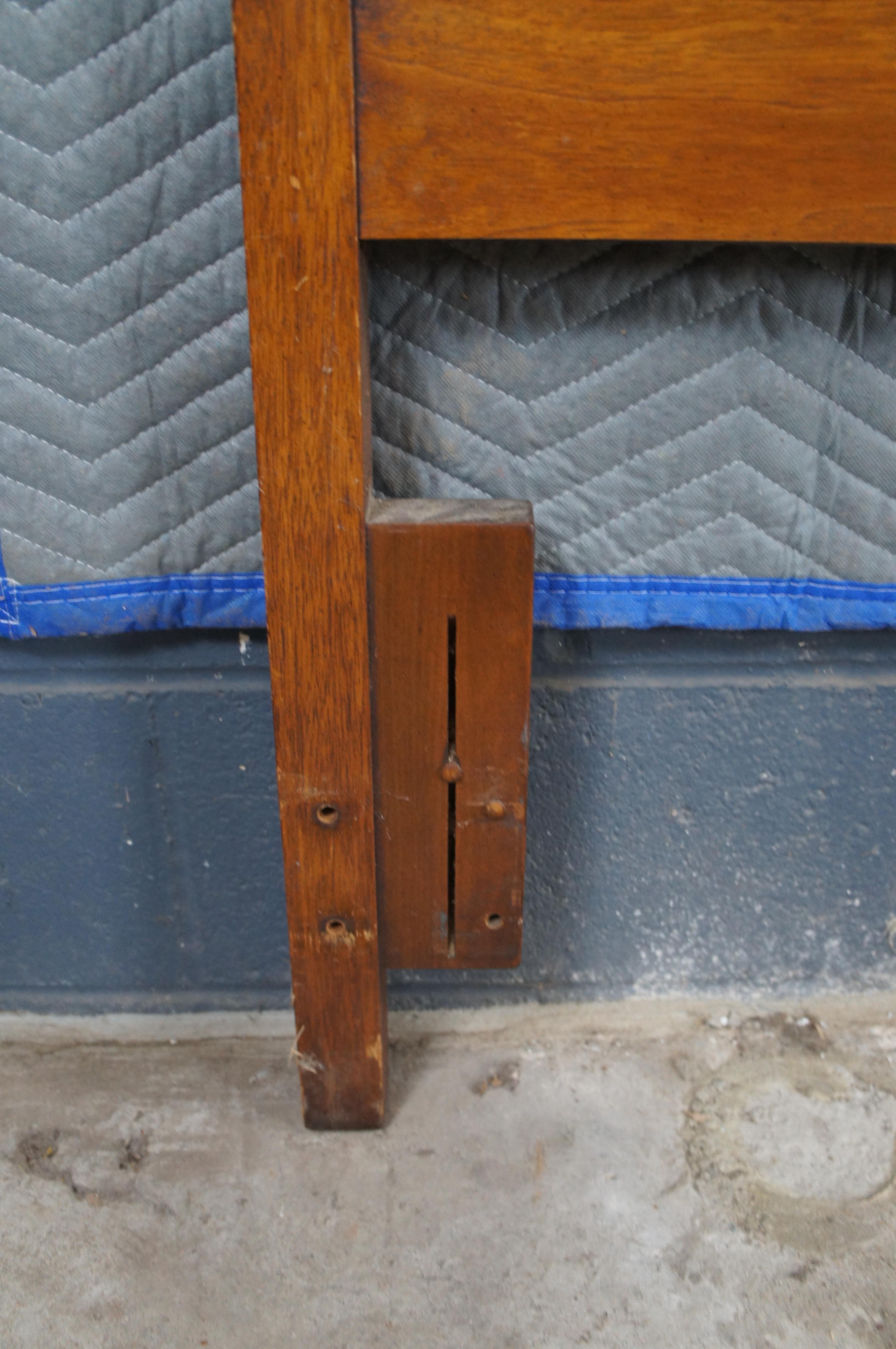 XX secolo Testiera per letto queen o full size in Oak e vinile nero, stile metà secolo moderno in vendita