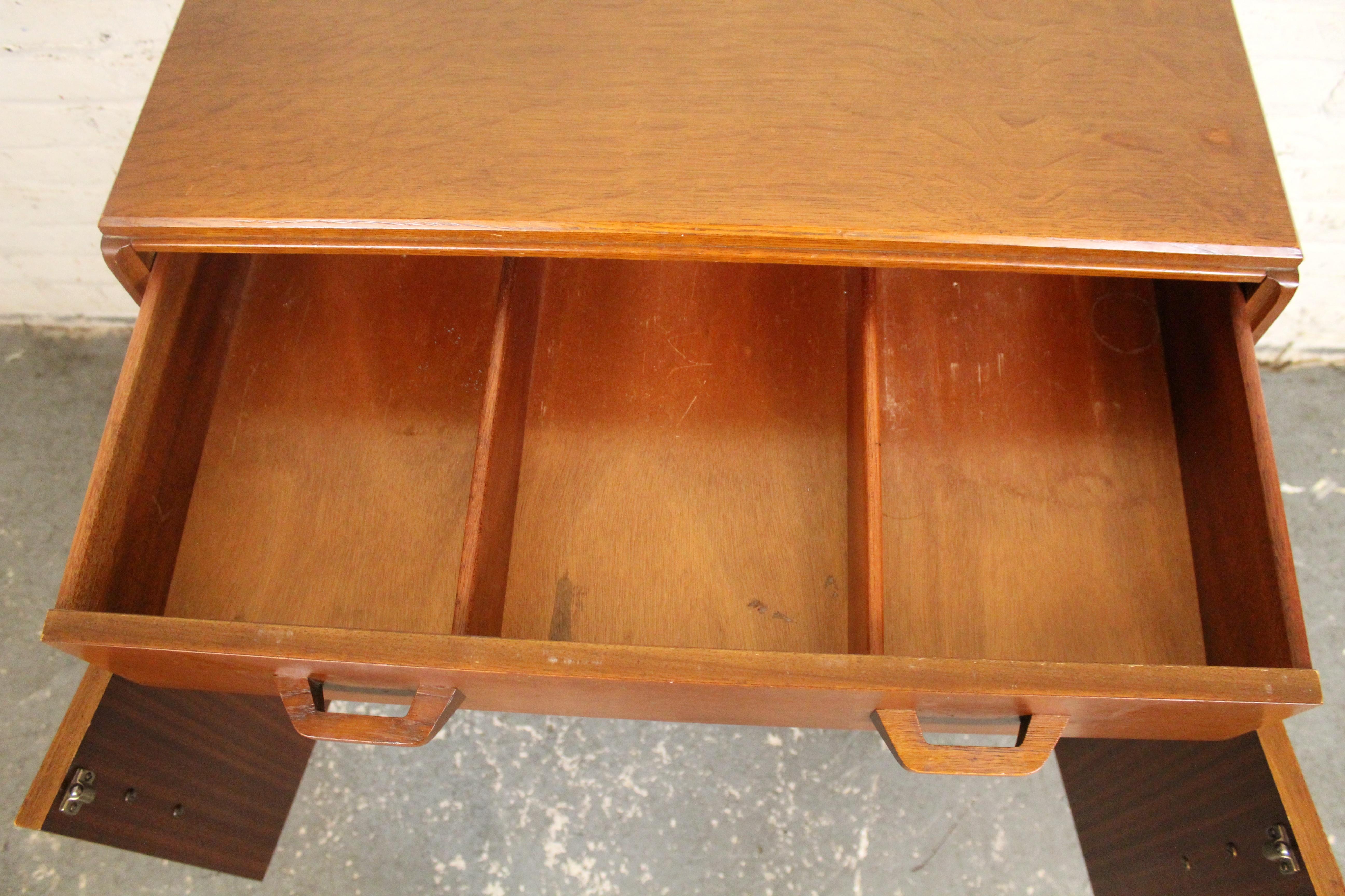 Mid-Century Modern Oak Cabinet by G-Plan For Sale 6