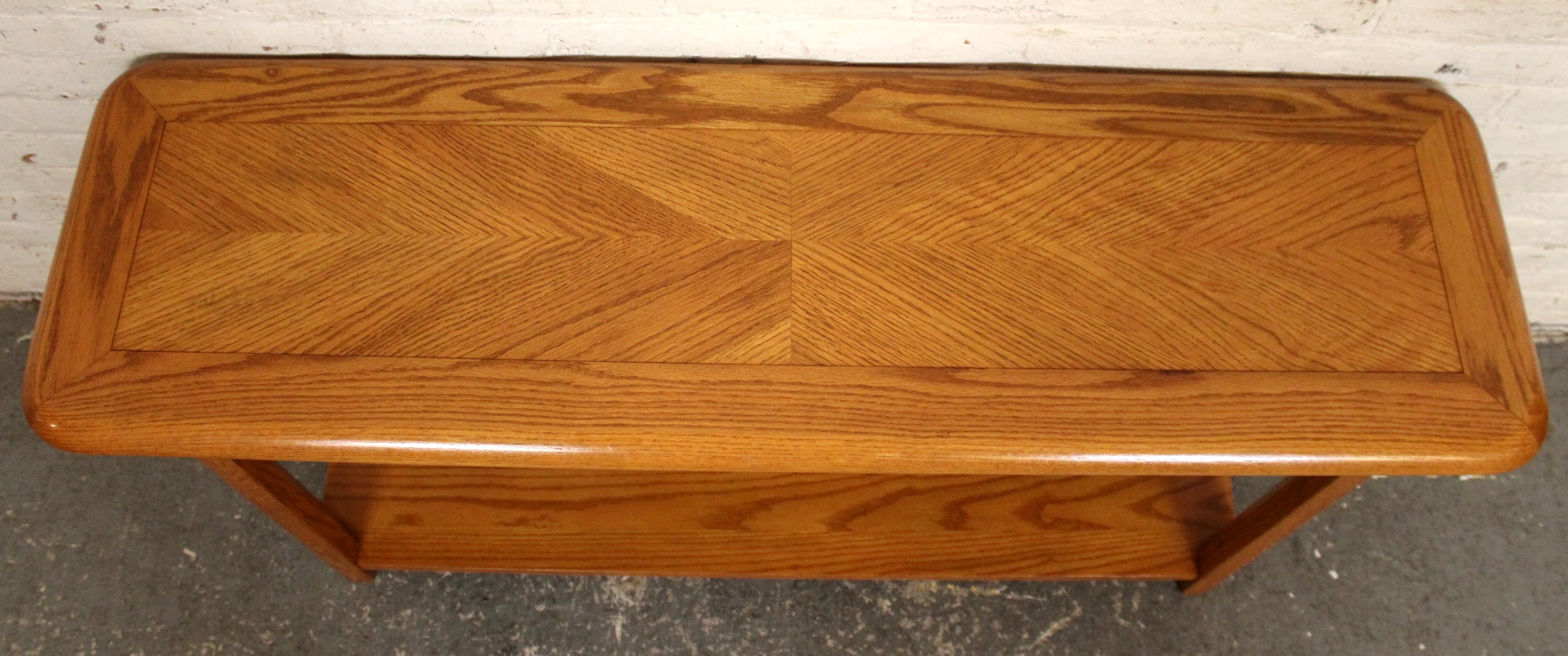 Mesa consola de roble moderna de mediados de siglo by Mersman Estadounidense en venta