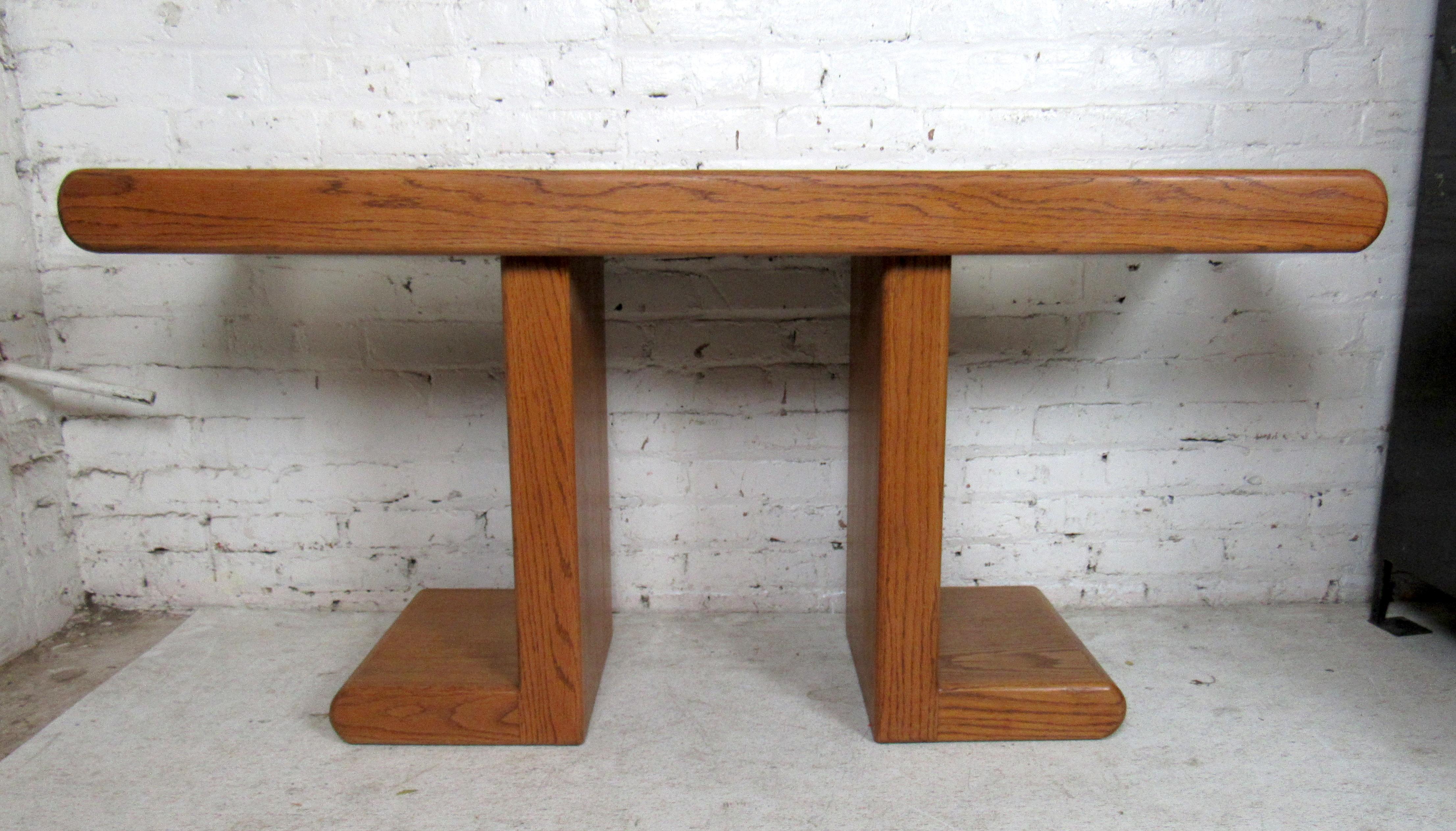 Mid-Century Modern Oak Console Table In Good Condition In Brooklyn, NY